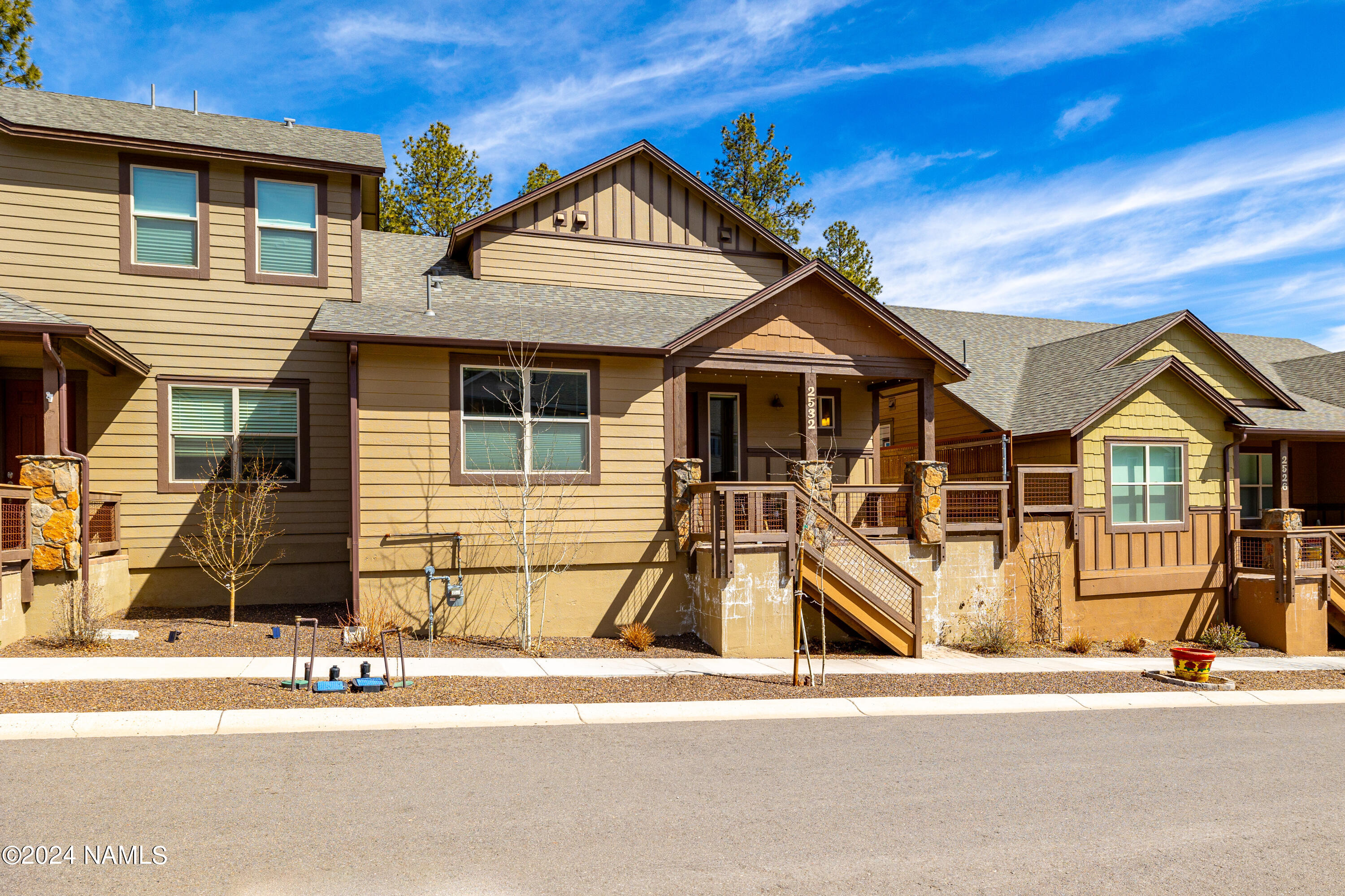 2532 W Josselyn Drive