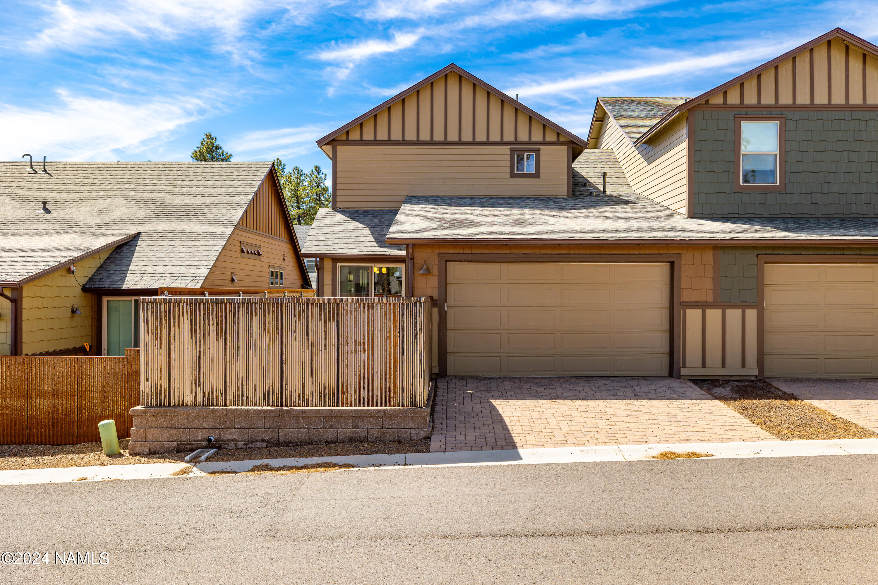 2532 W Josselyn Drive