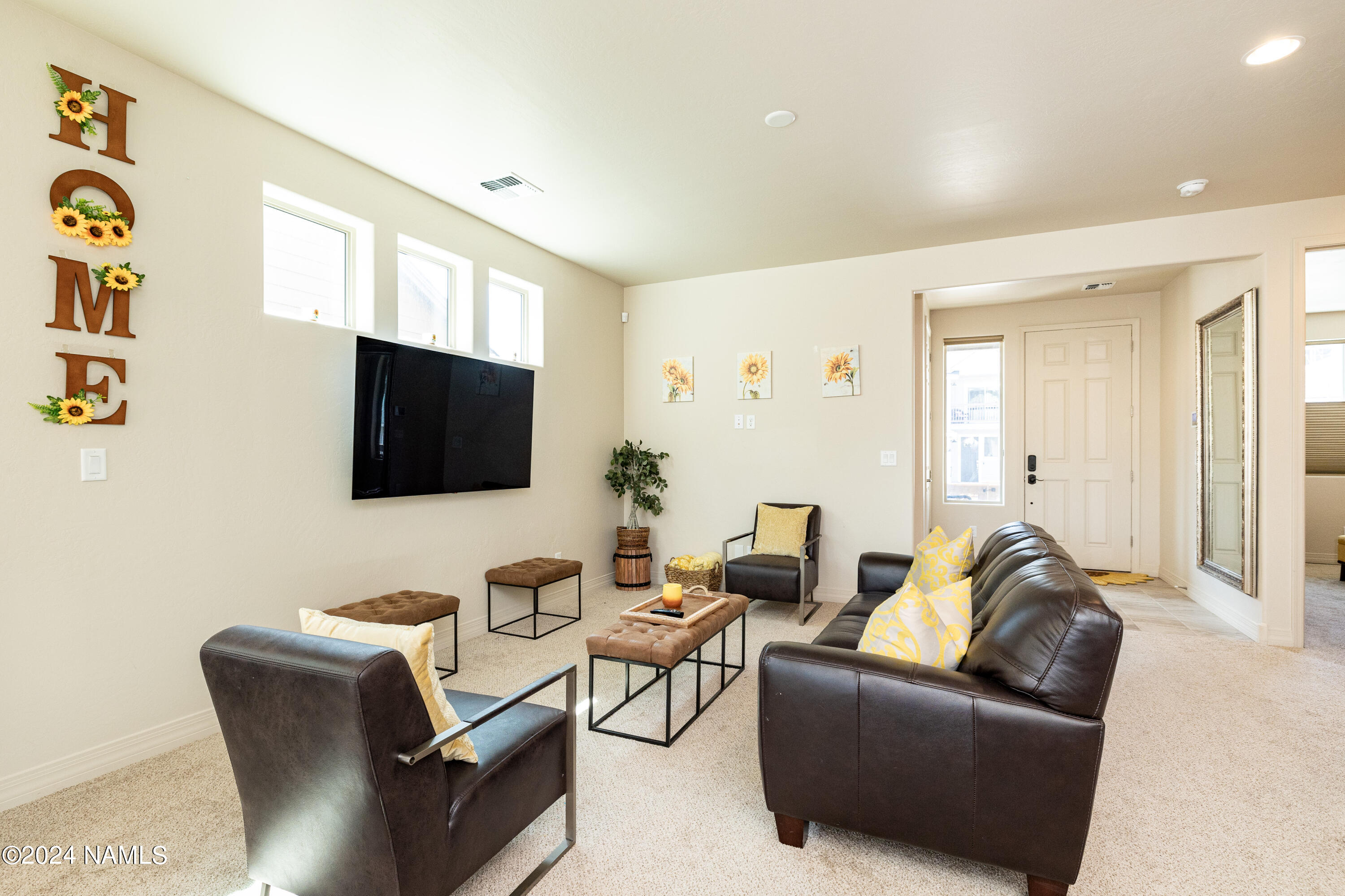 2532 W Josselyn Drive