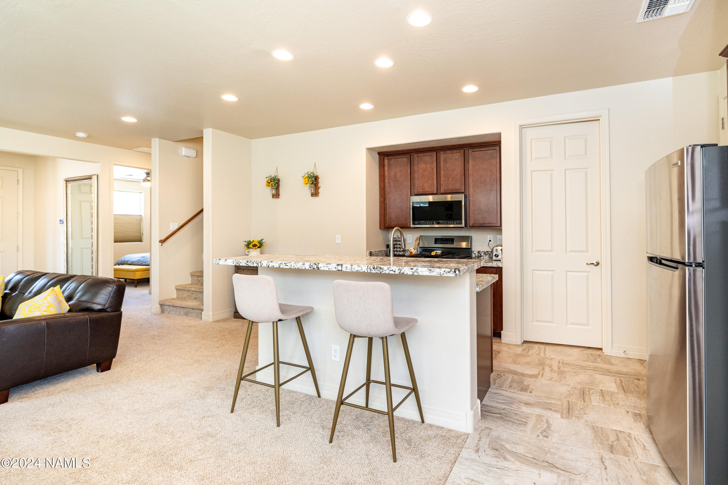 2532 W Josselyn Drive