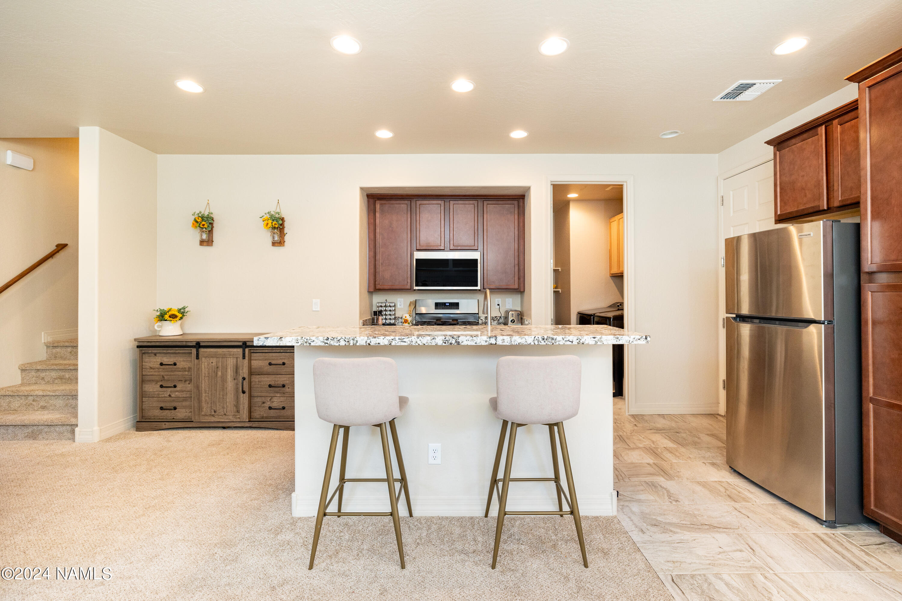 2532 W Josselyn Drive