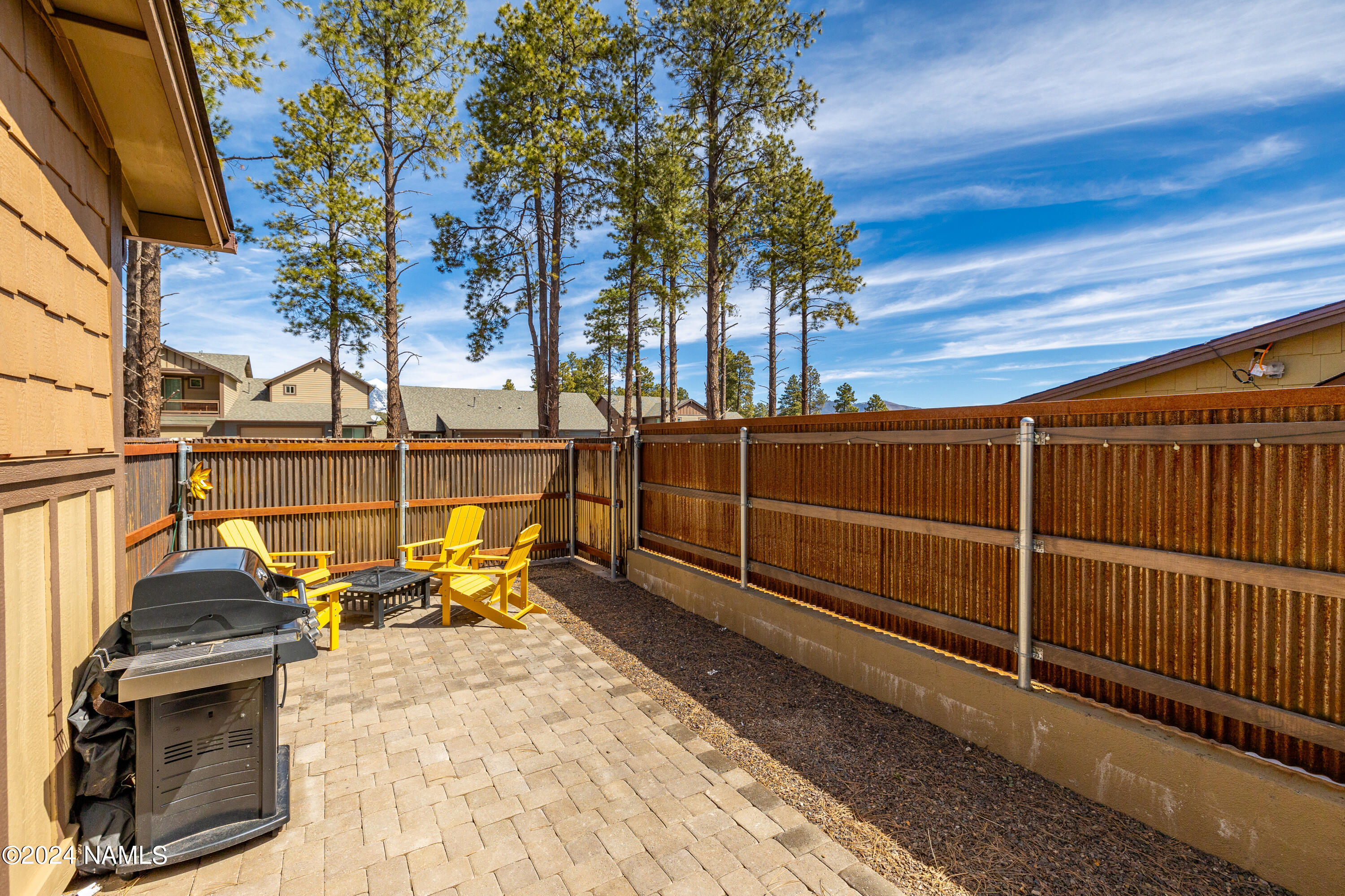 2532 W Josselyn Drive
