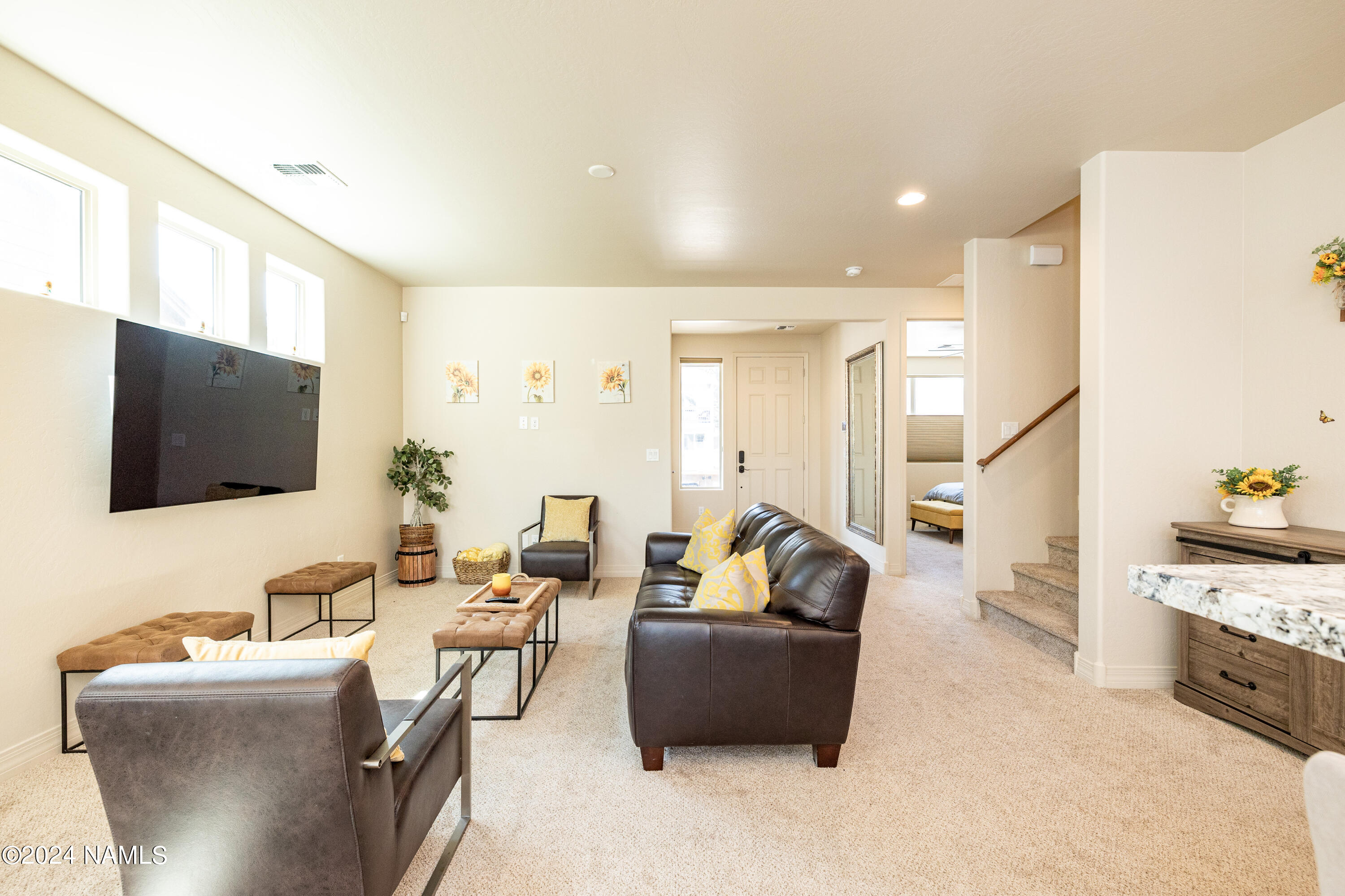2532 W Josselyn Drive