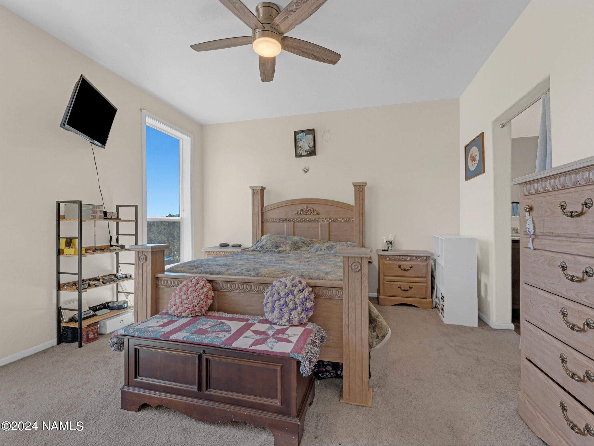 5554 N Wilshire Drive