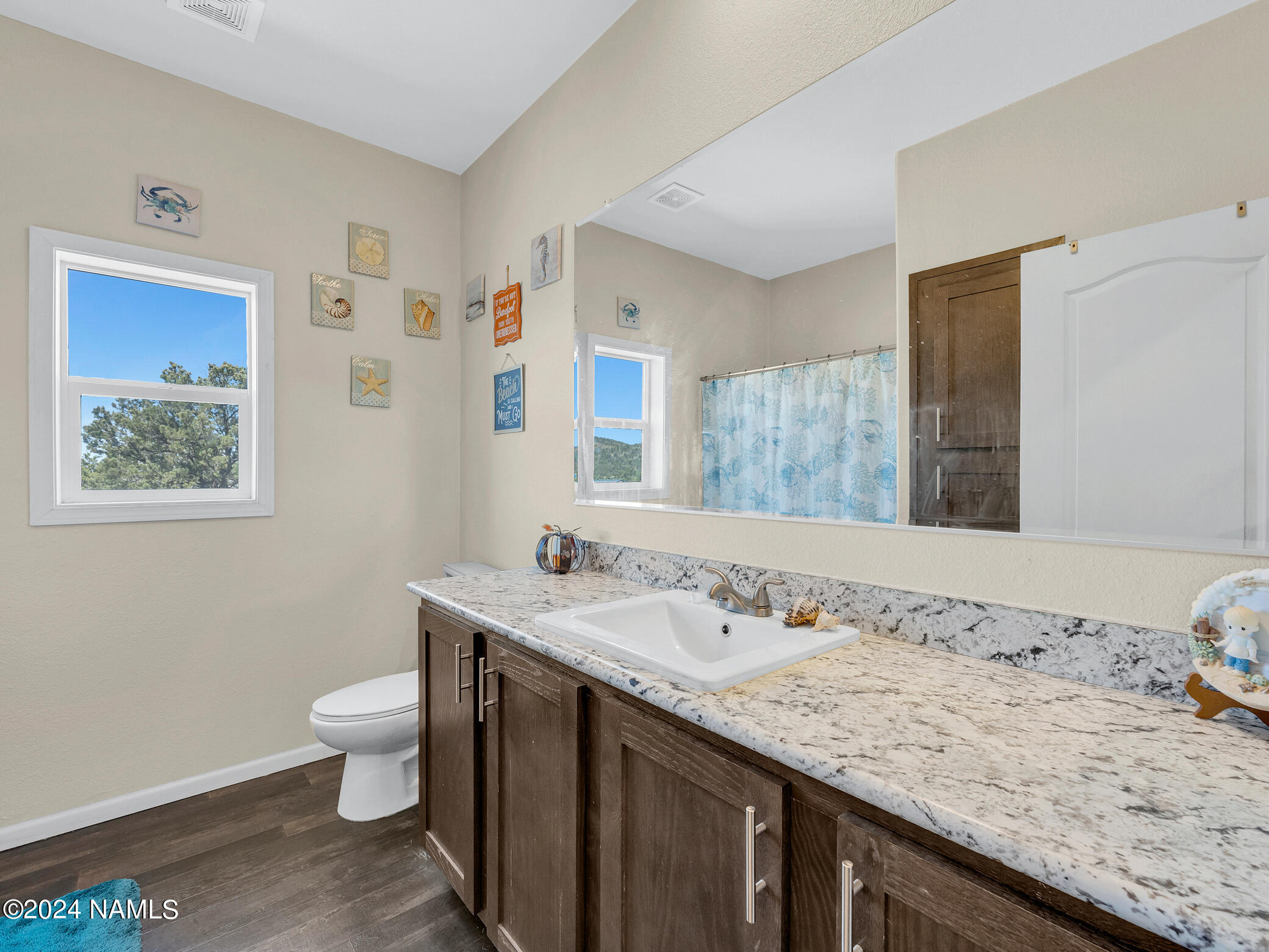 5554 N Wilshire Drive