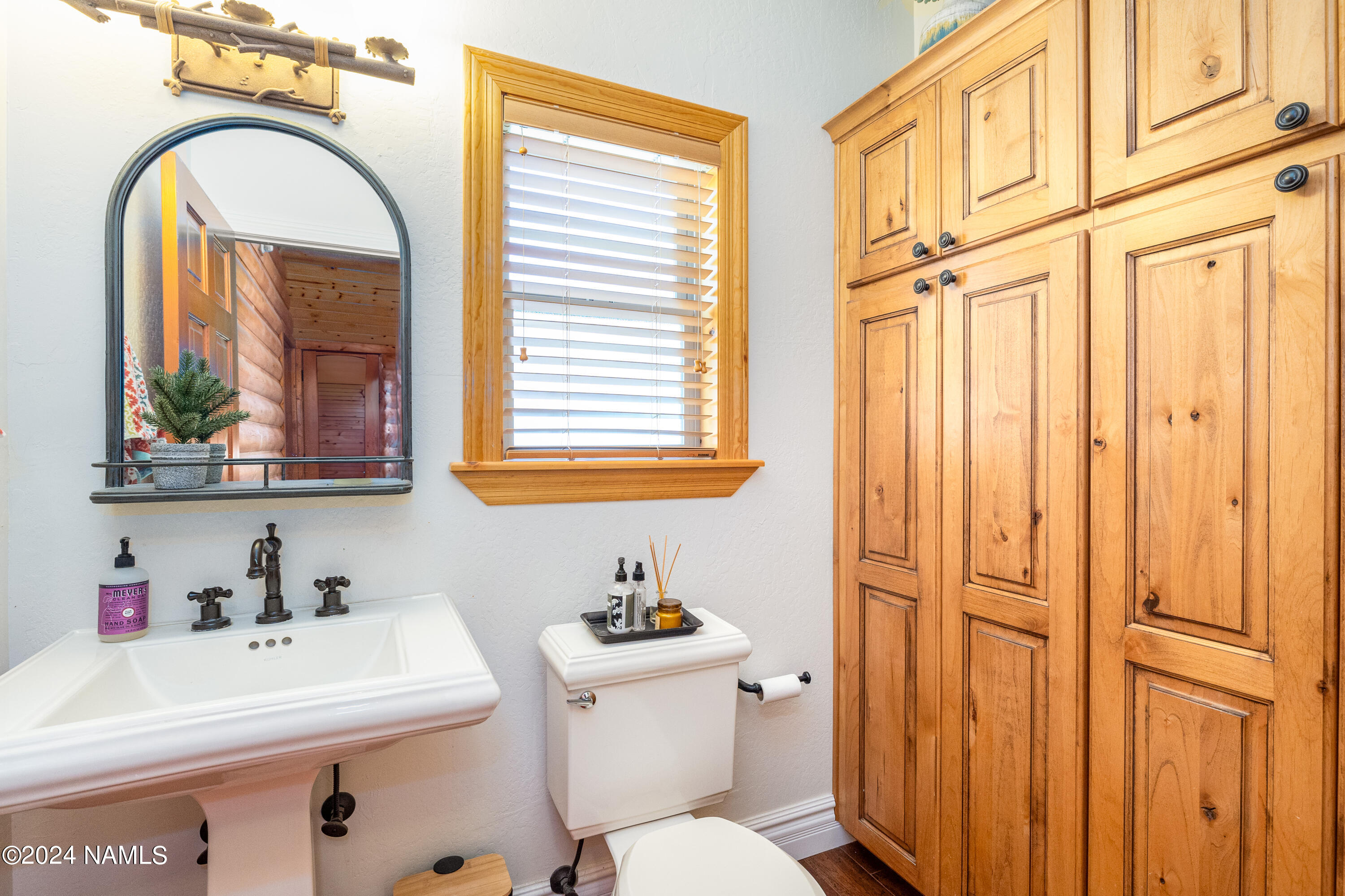 1440 E Antelope Trail