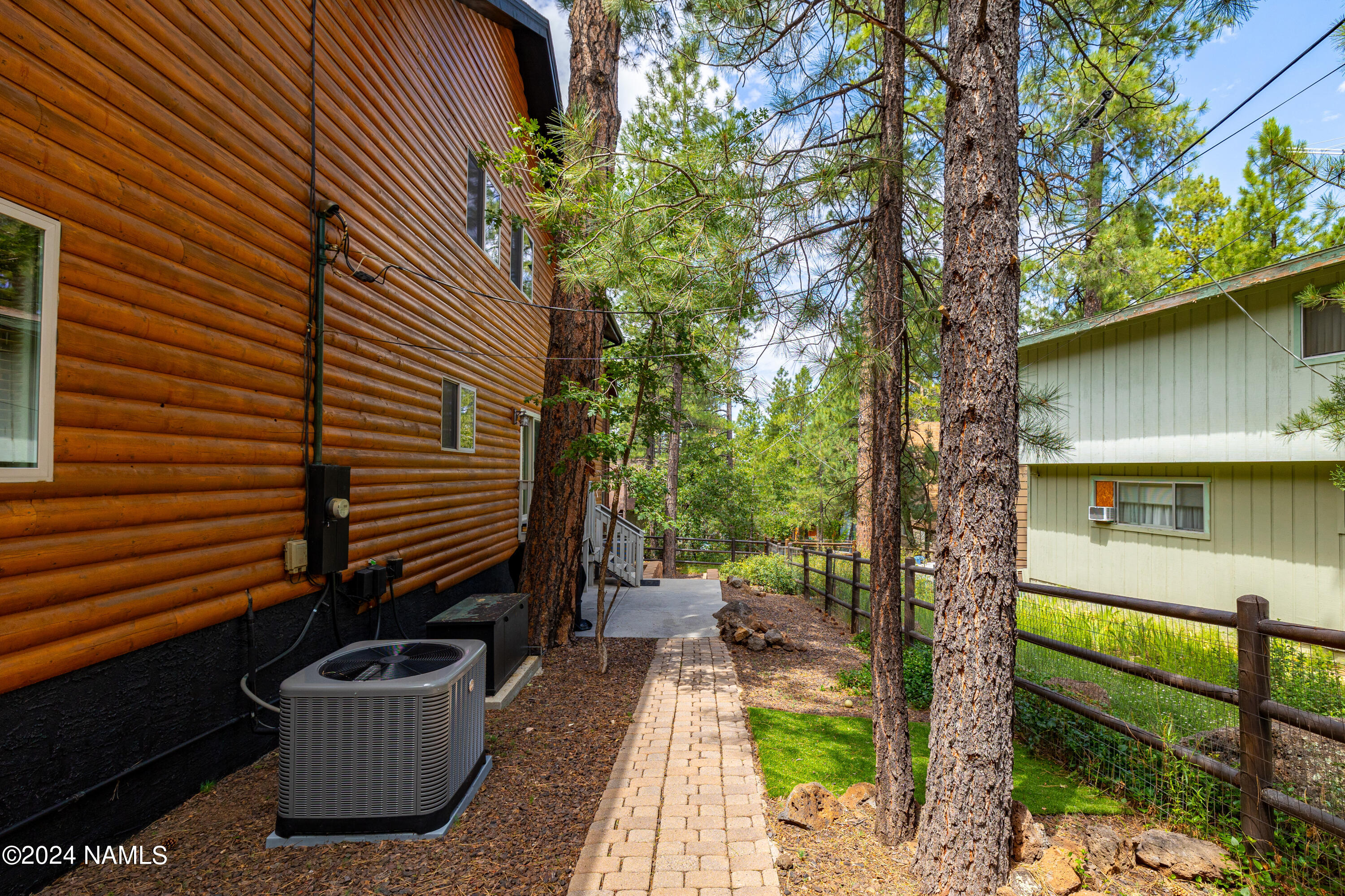 1440 E Antelope Trail