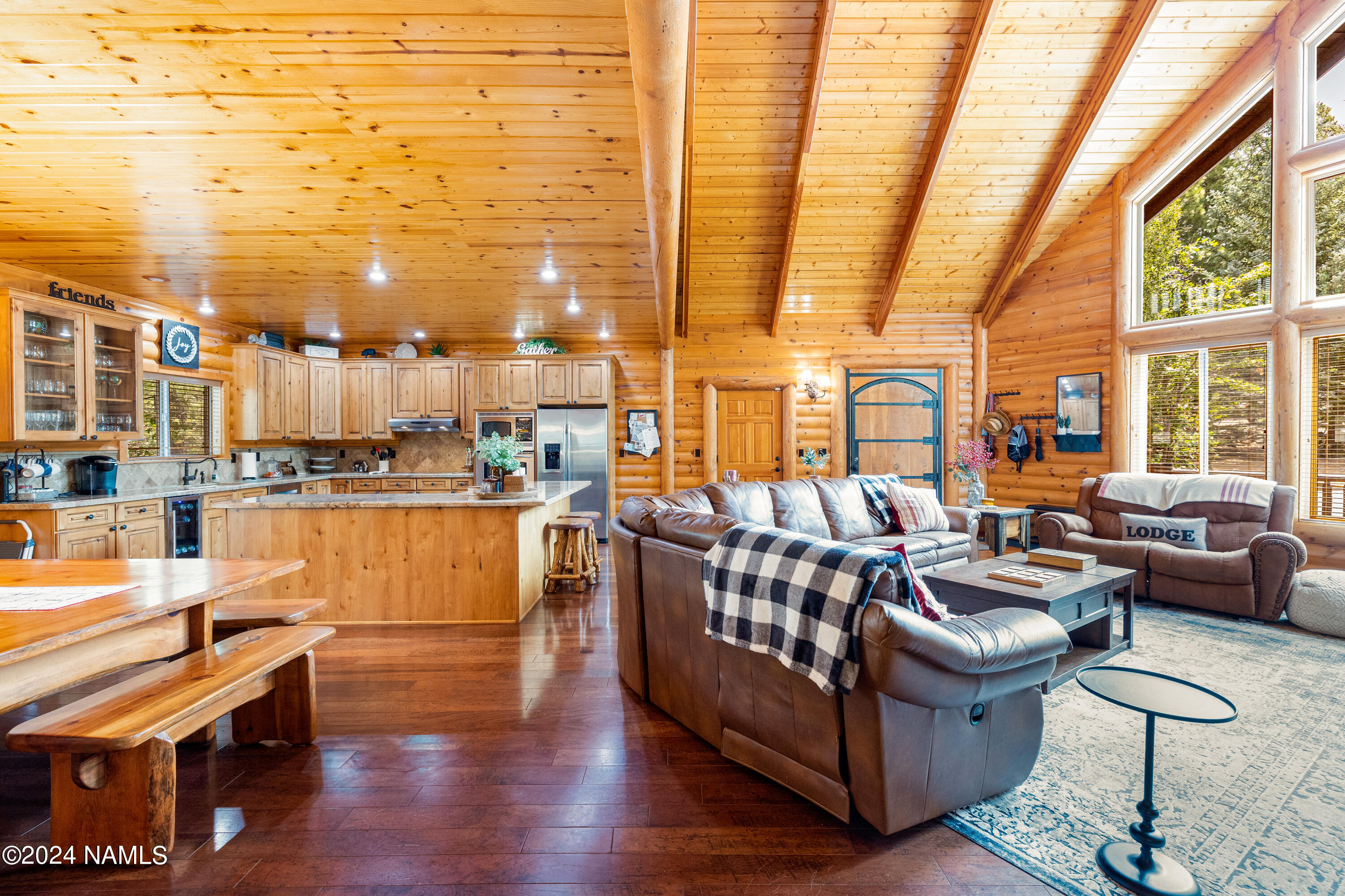 1440 E Antelope Trail