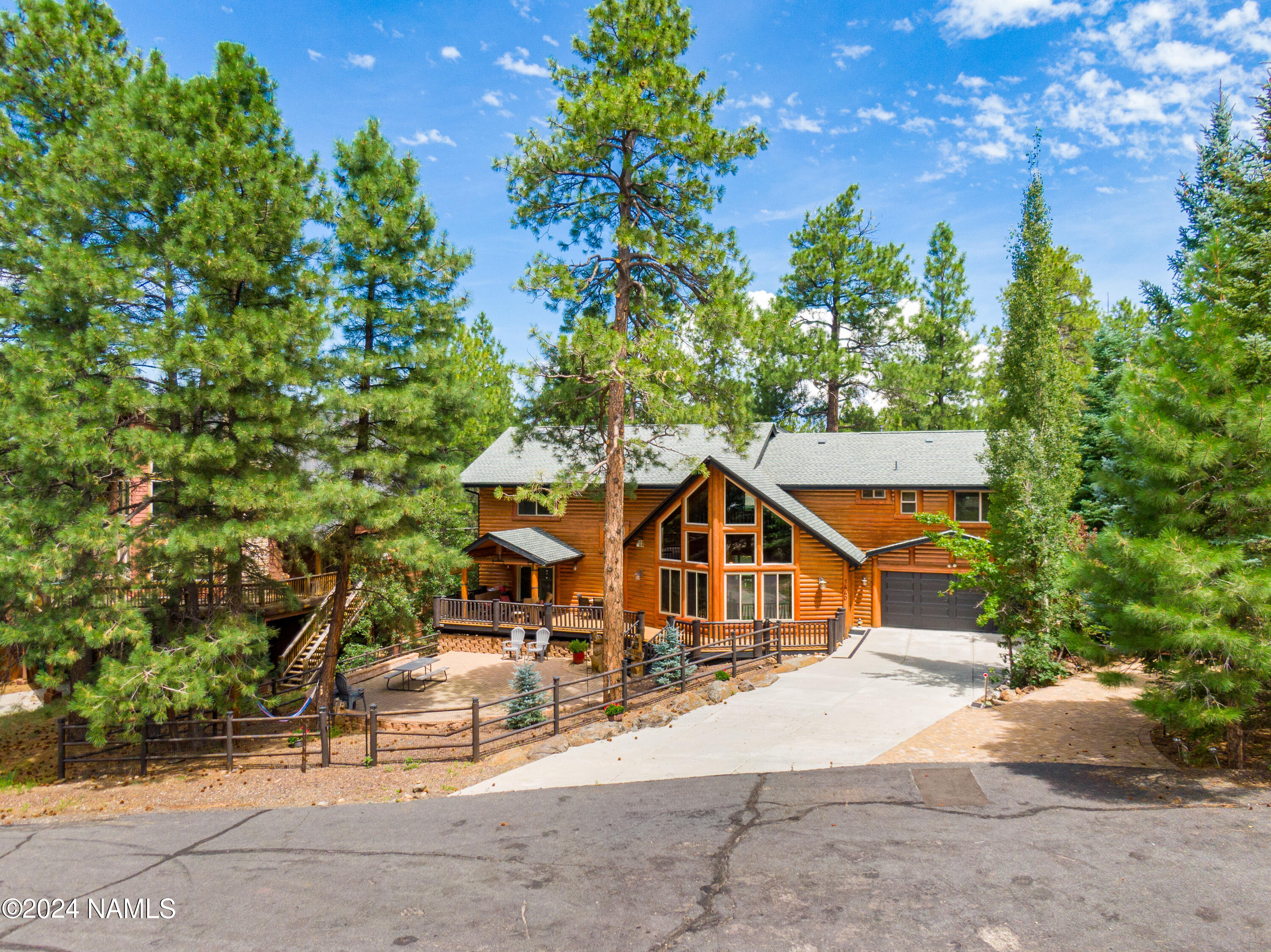 1440 E Antelope Trail