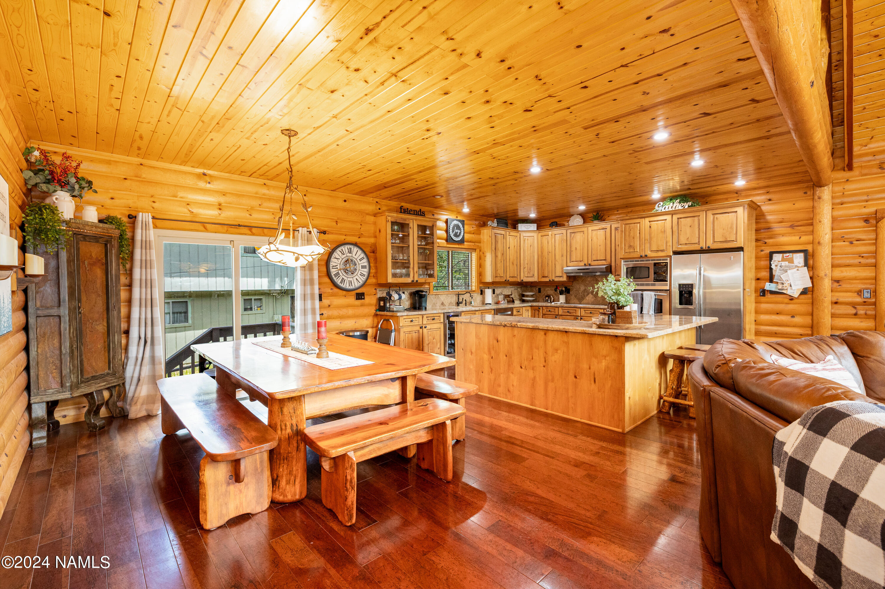 1440 E Antelope Trail