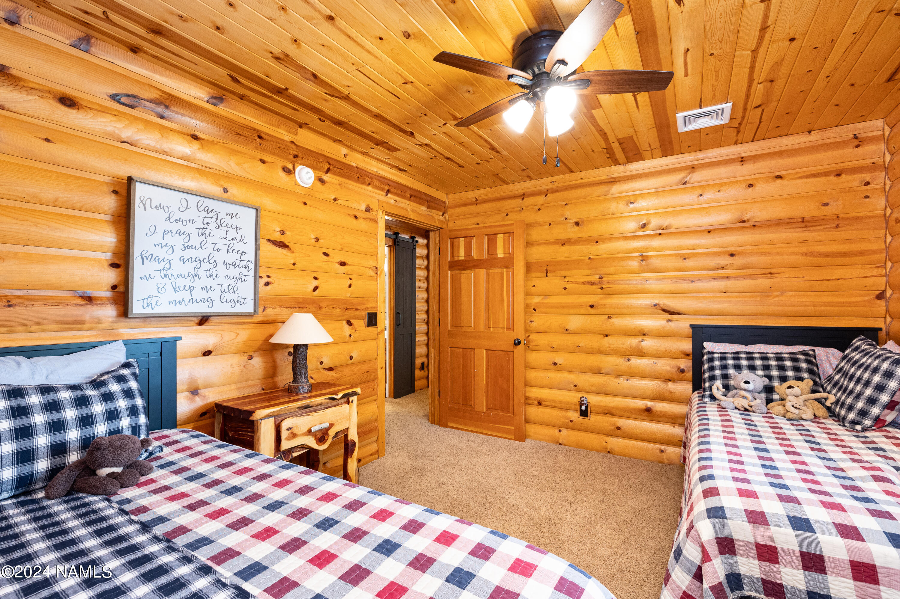 1440 E Antelope Trail