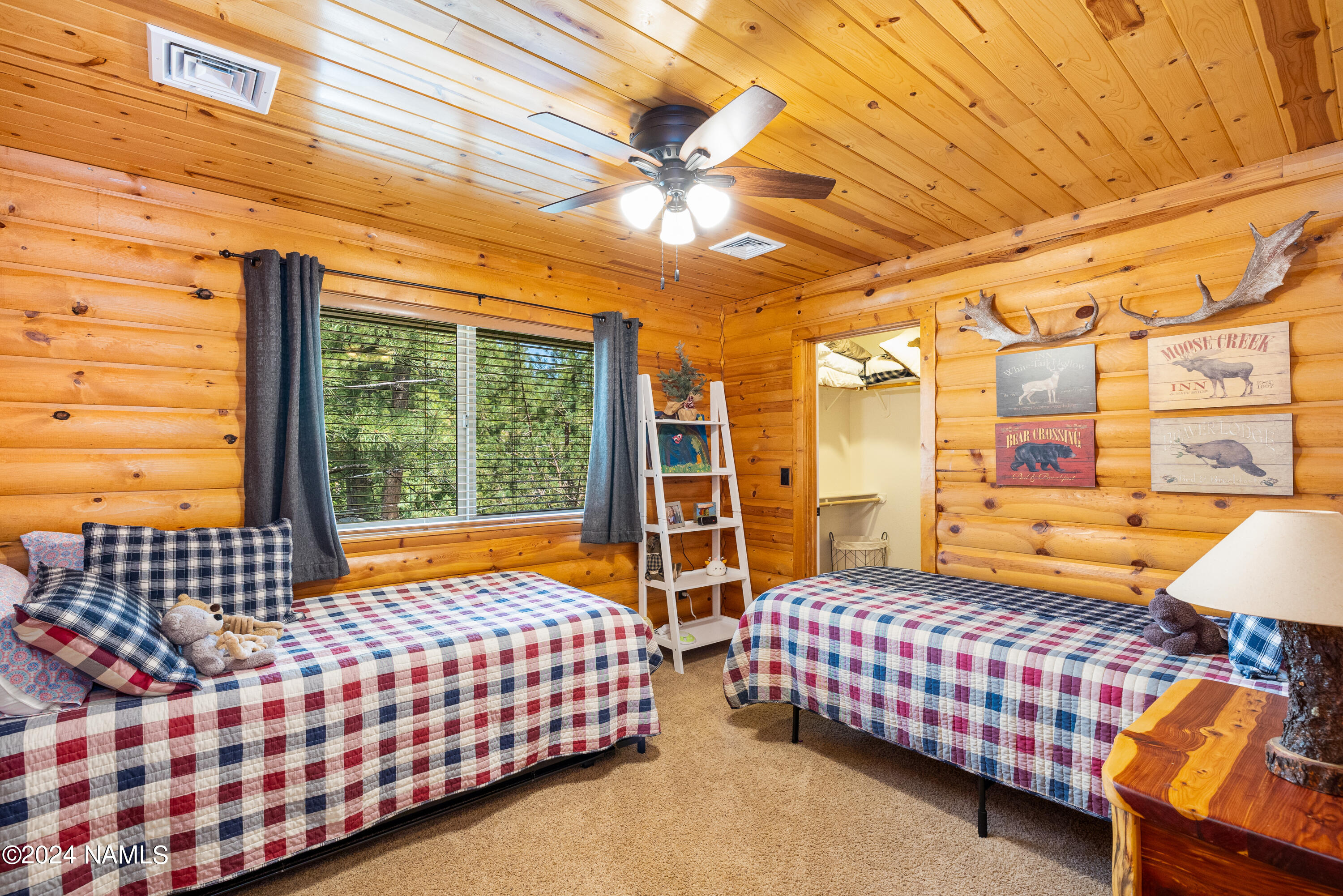 1440 E Antelope Trail