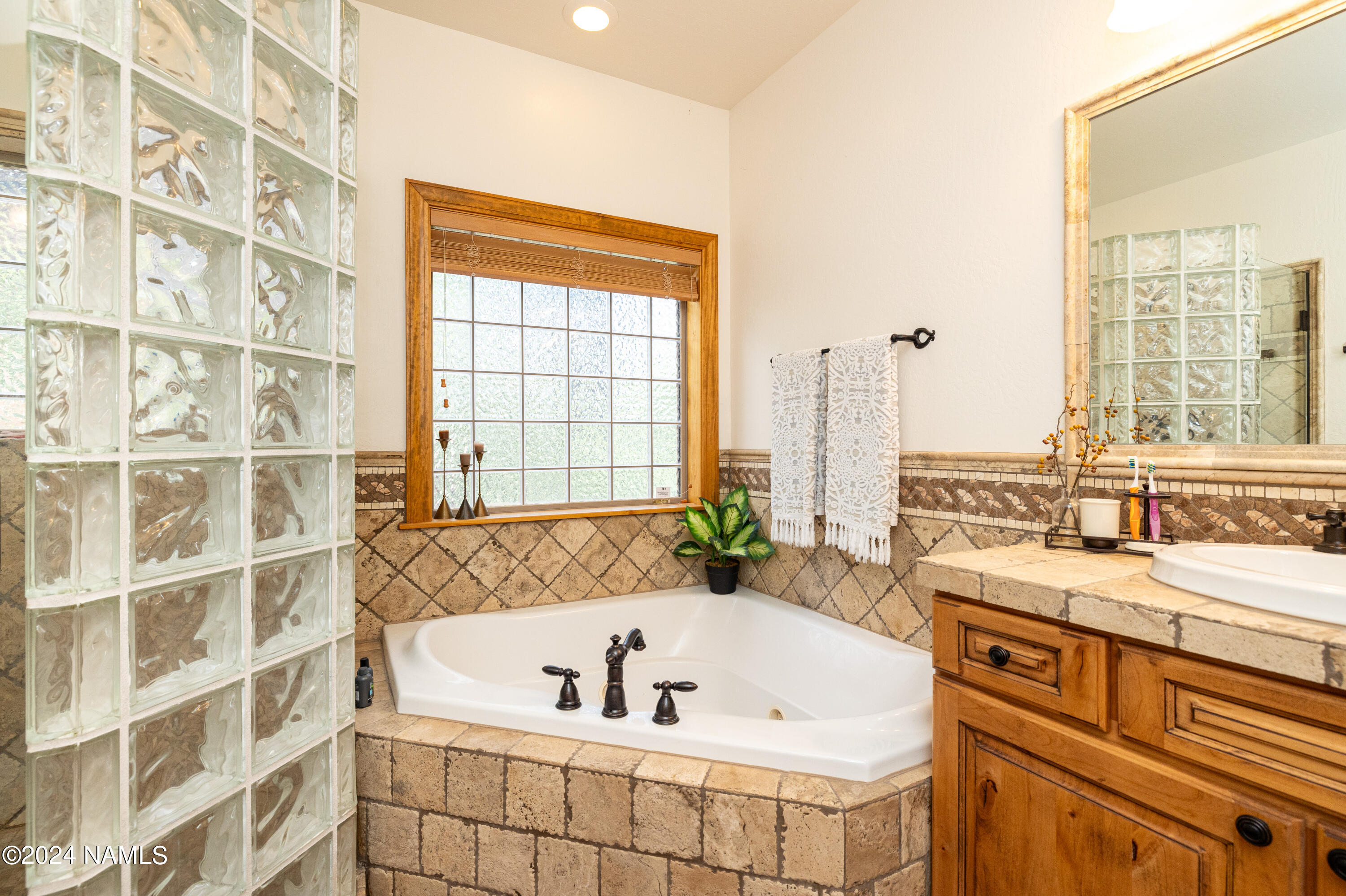 1440 E Antelope Trail