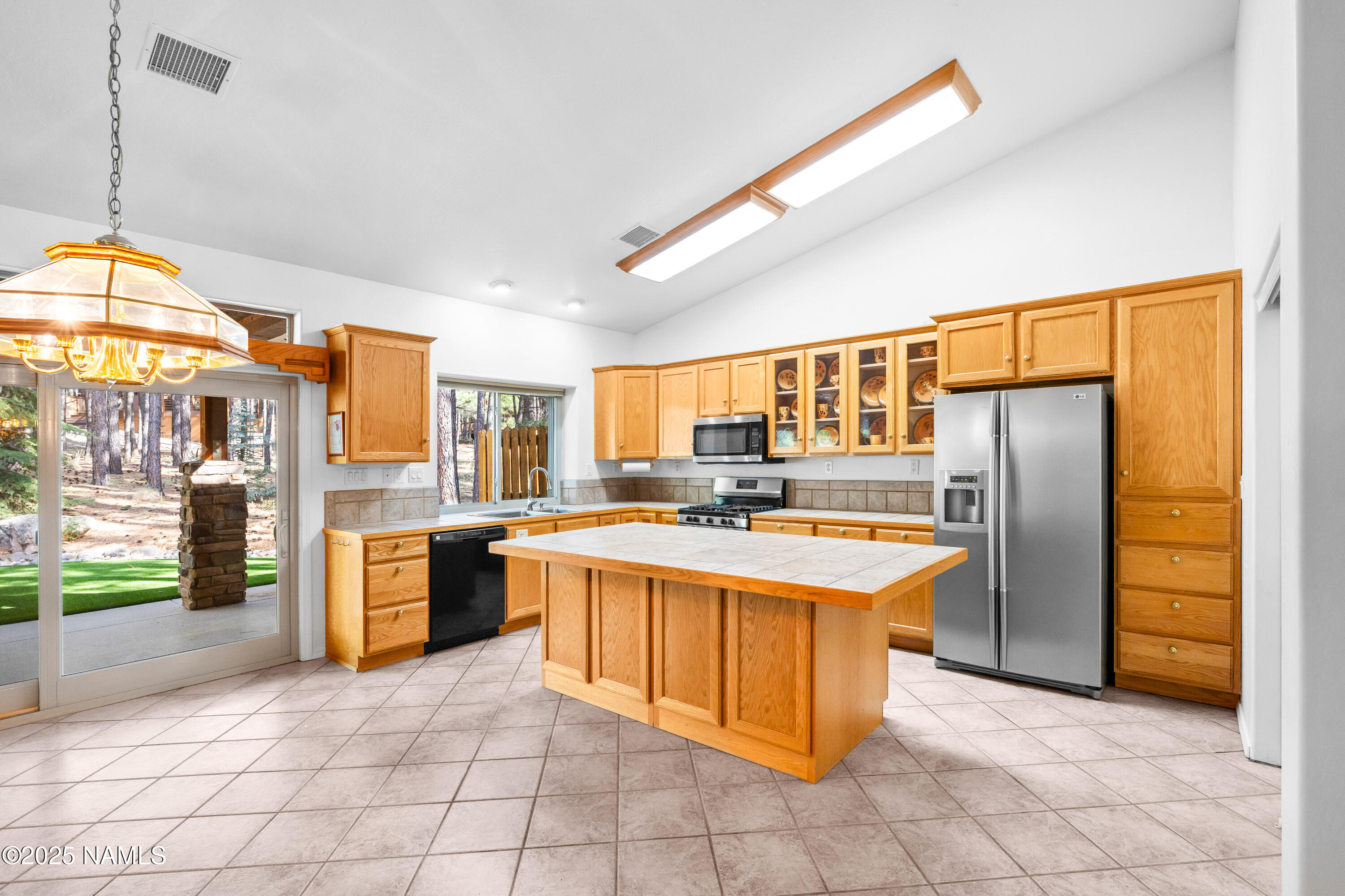 1734 N Mariposa Road