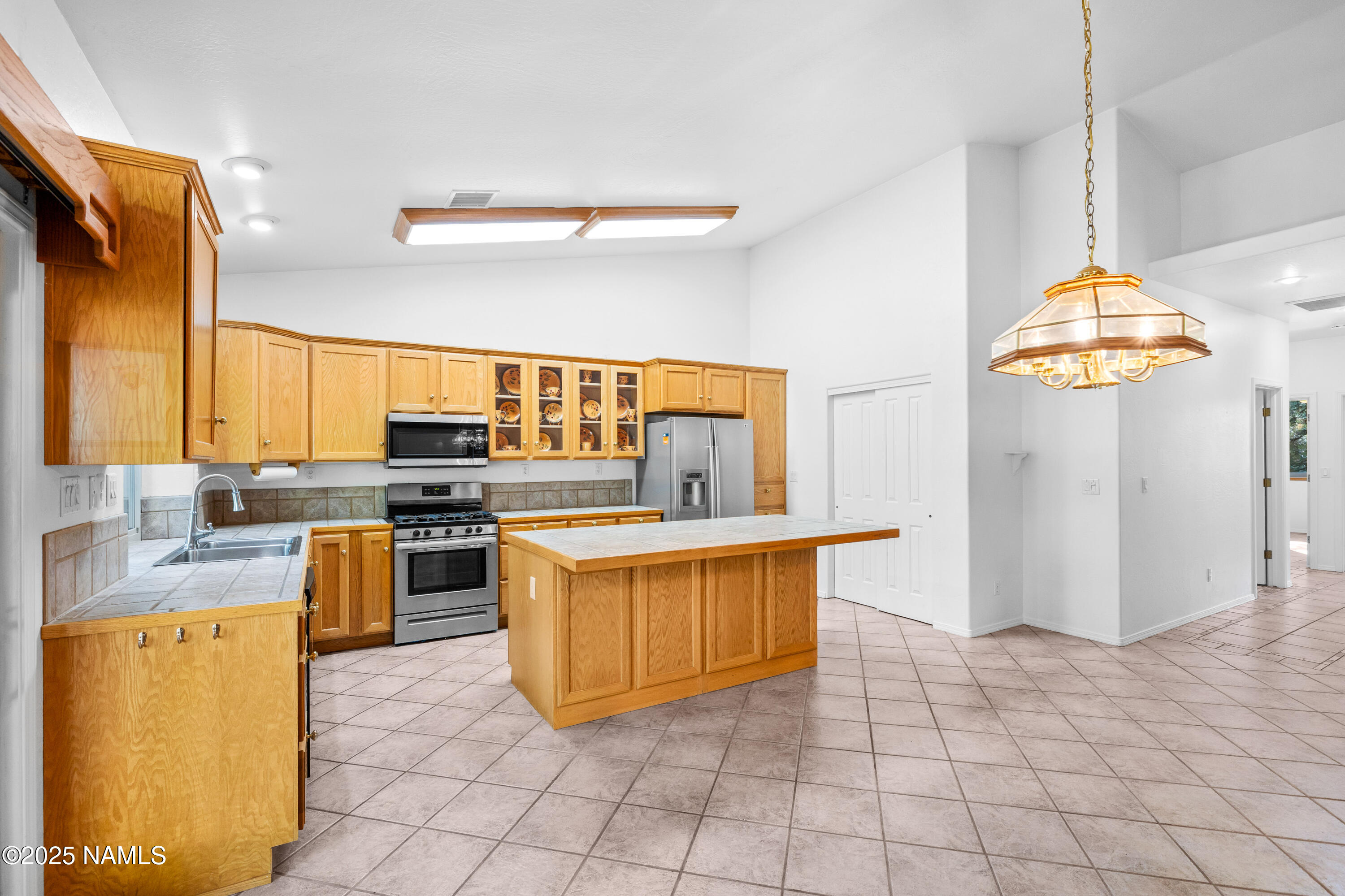 1734 N Mariposa Road