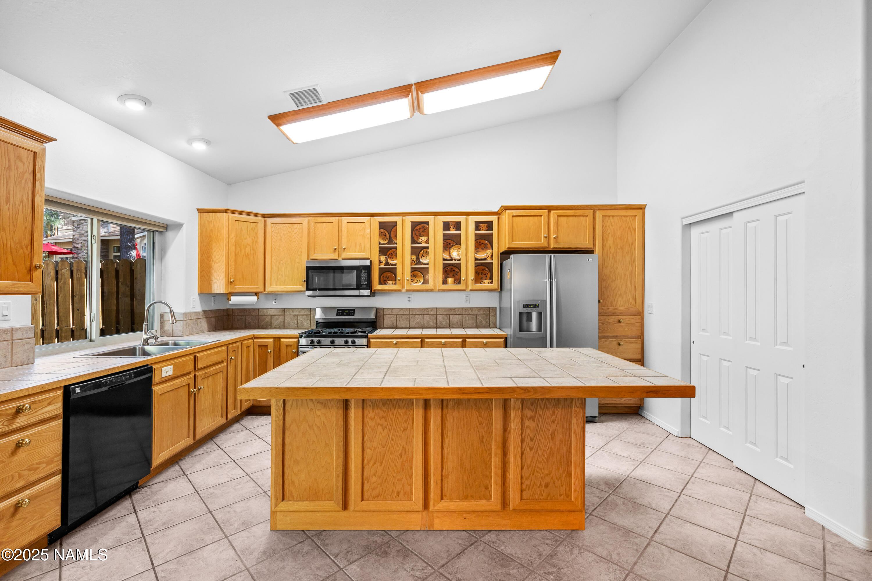 1734 N Mariposa Road