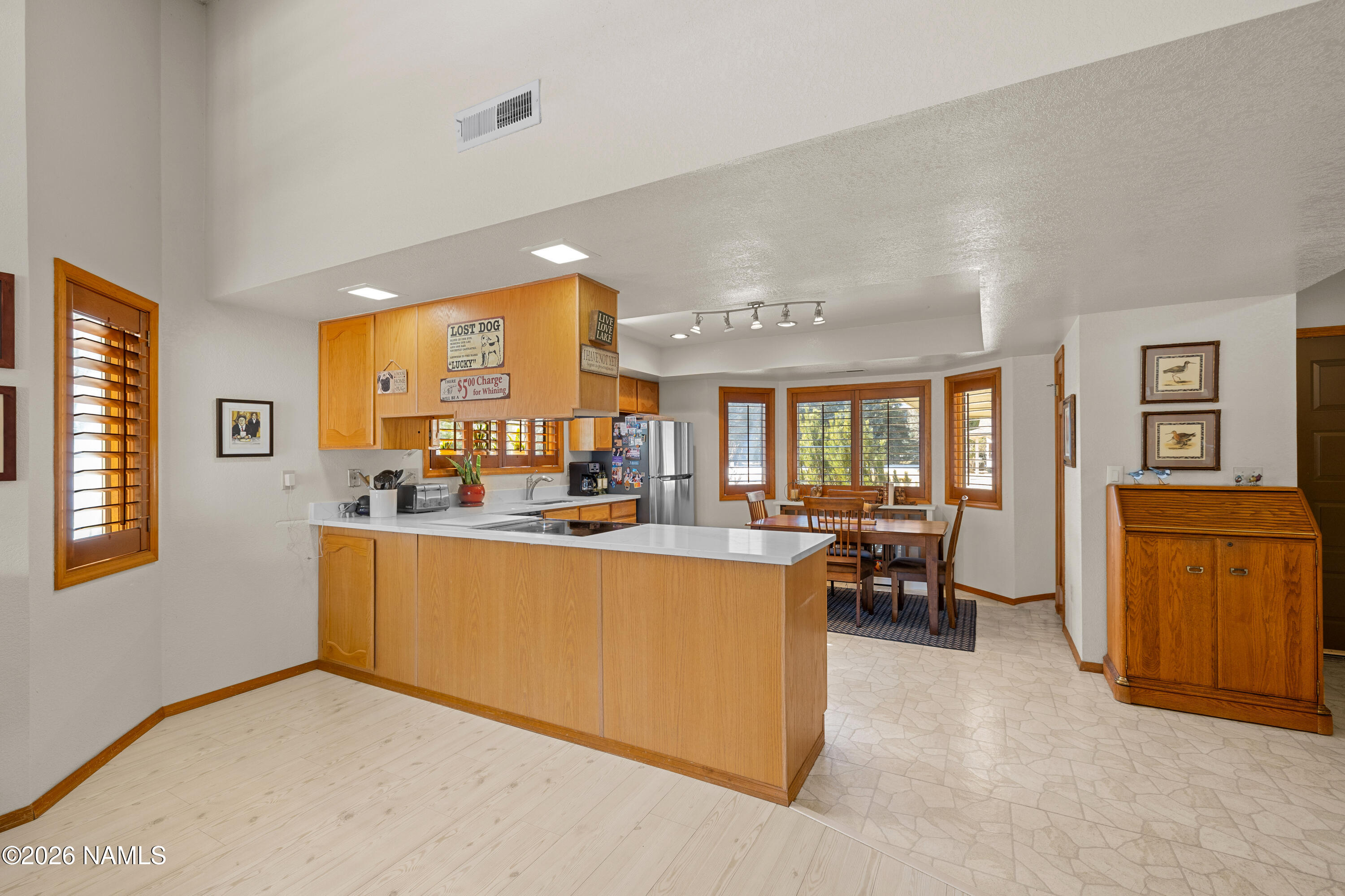 6130 E Laurel Loop