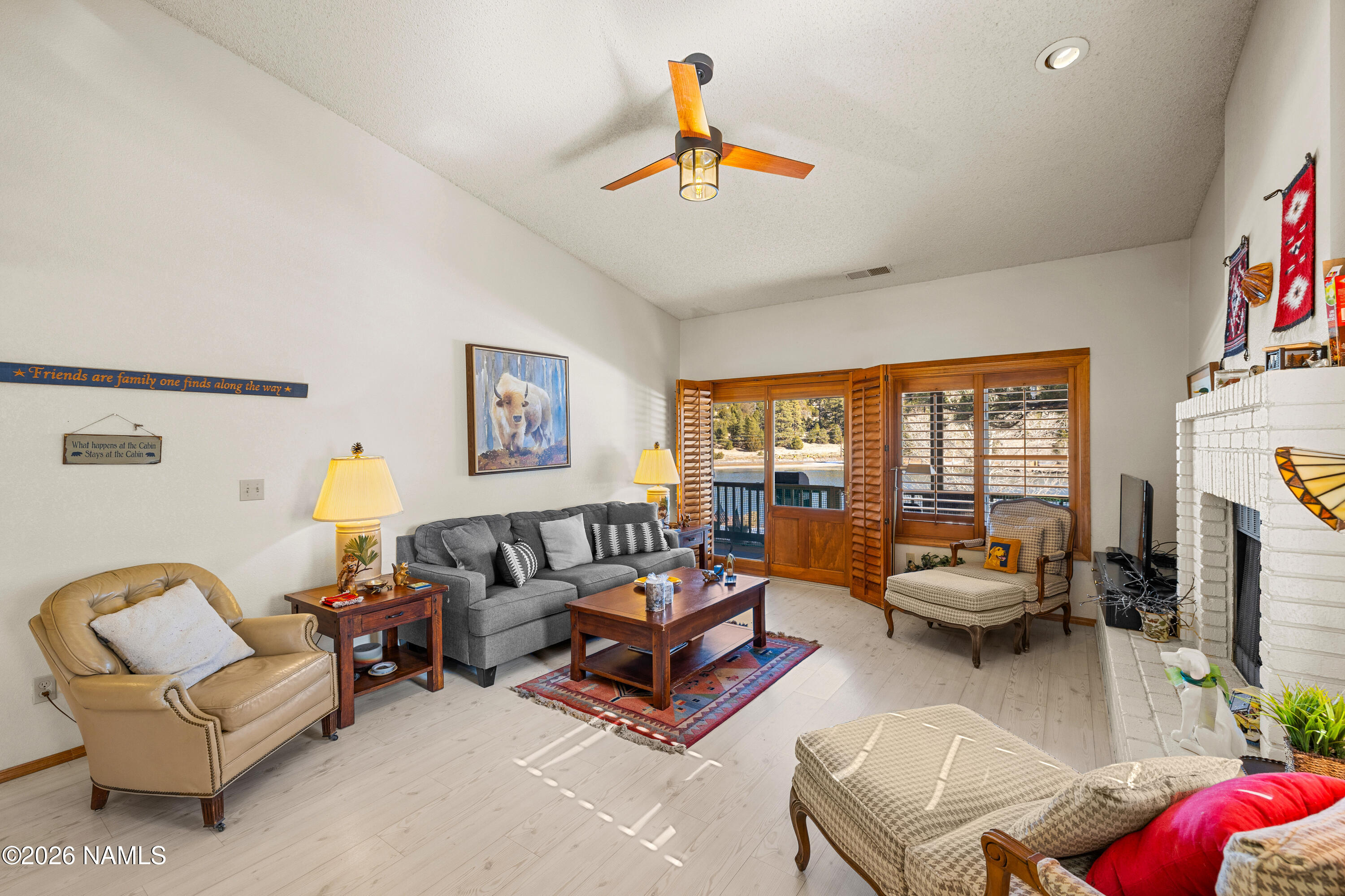 6130 E Laurel Loop