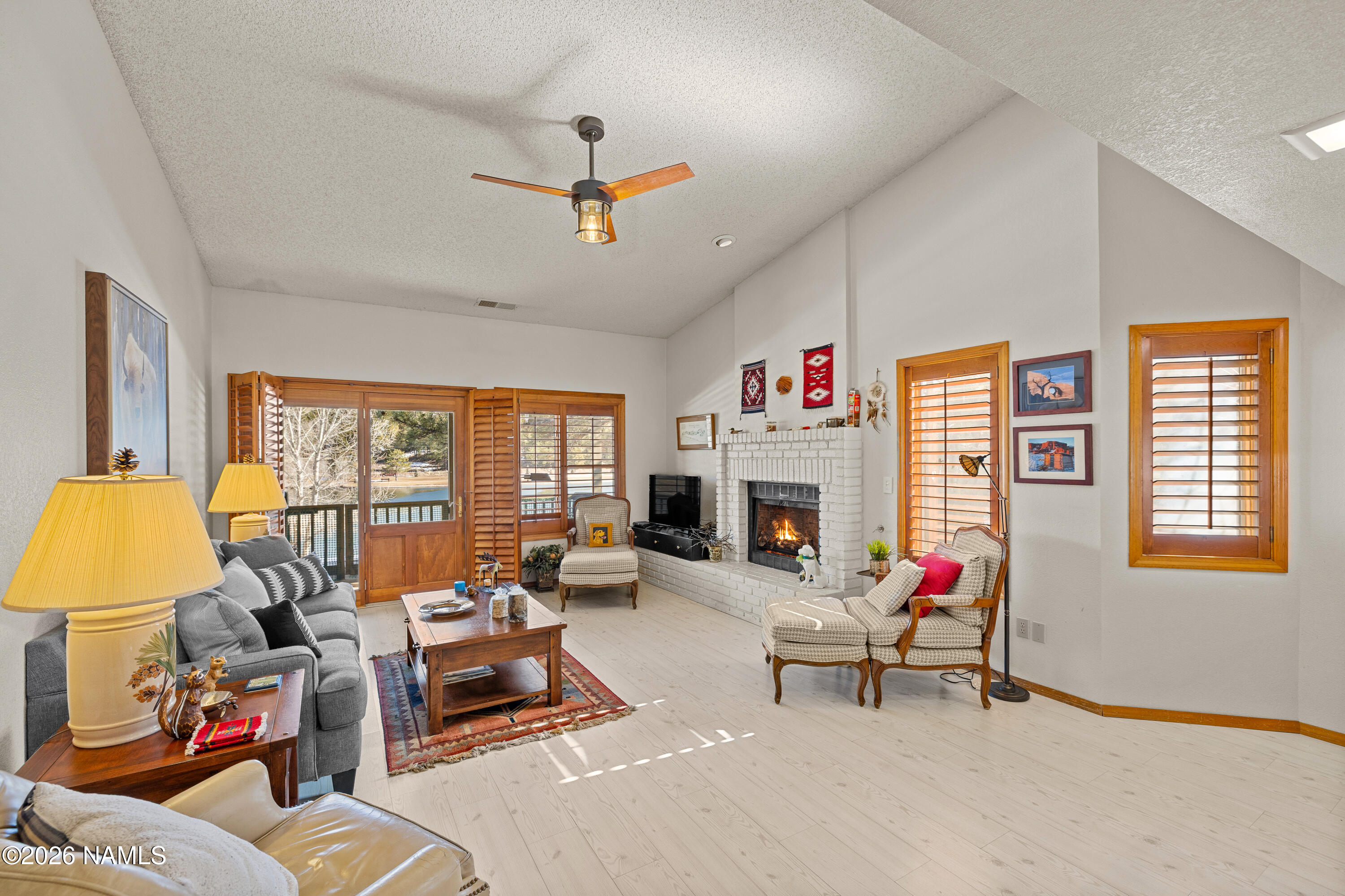 6130 E Laurel Loop