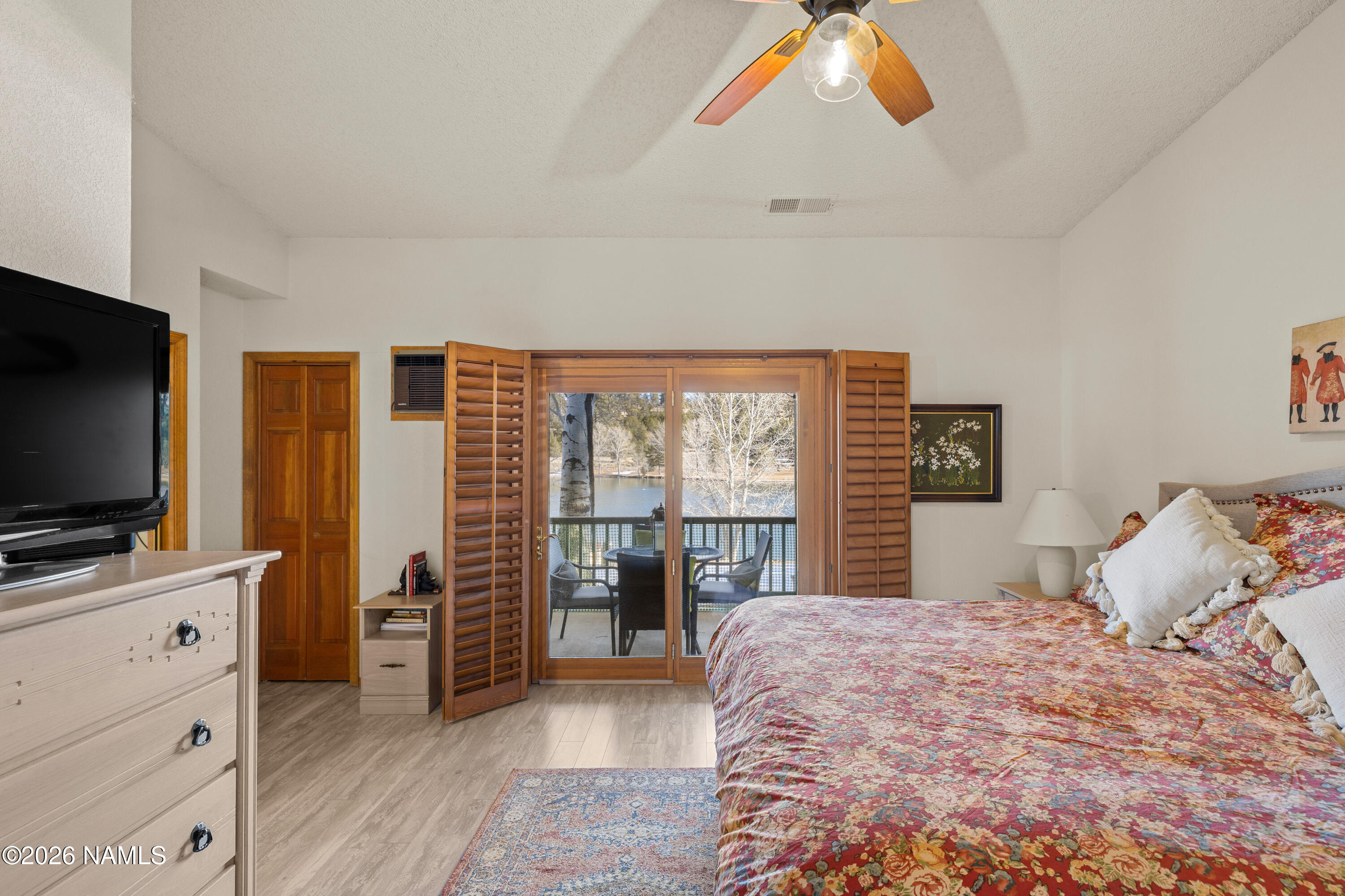 6130 E Laurel Loop