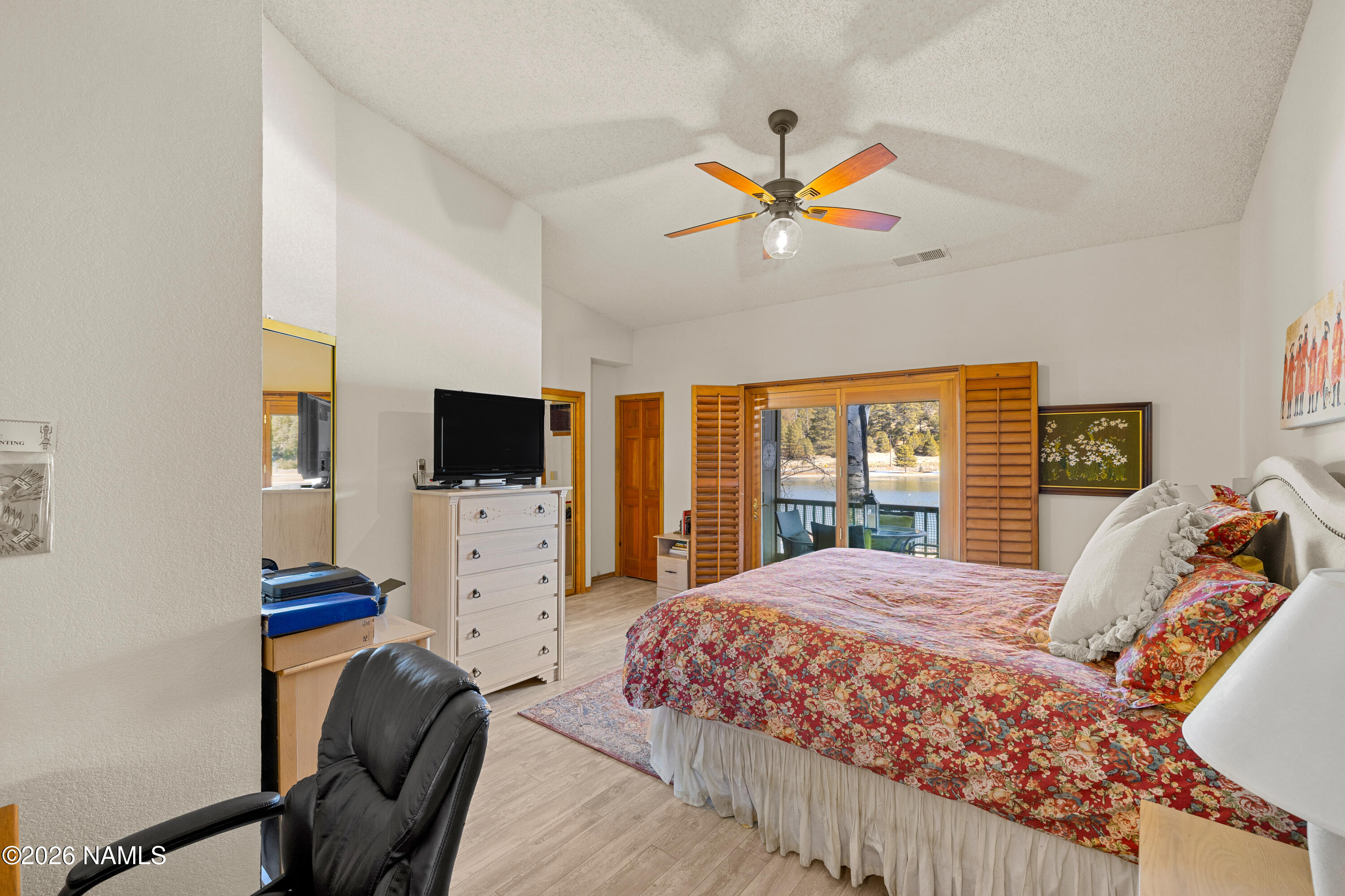 6130 E Laurel Loop