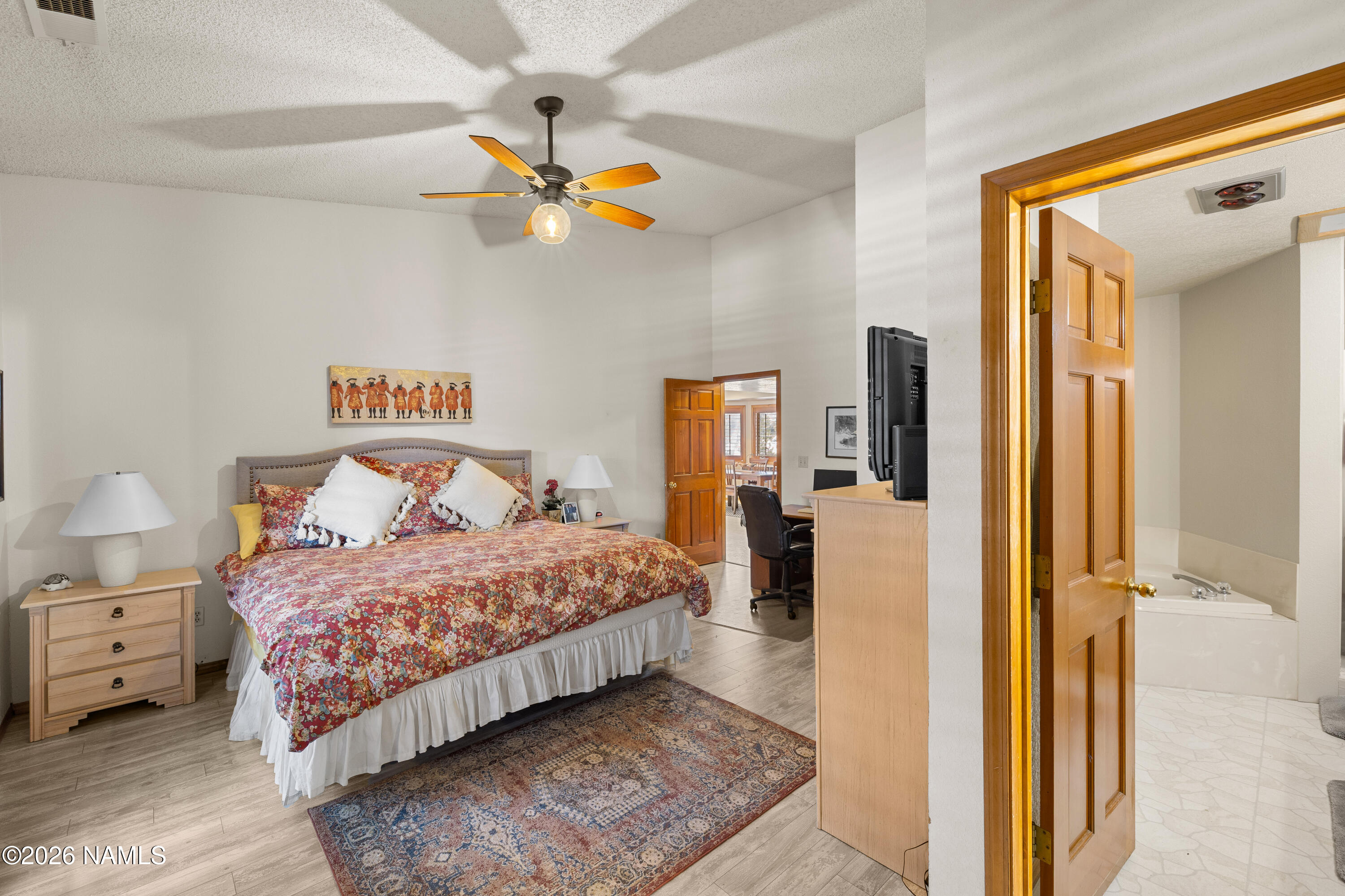 6130 E Laurel Loop