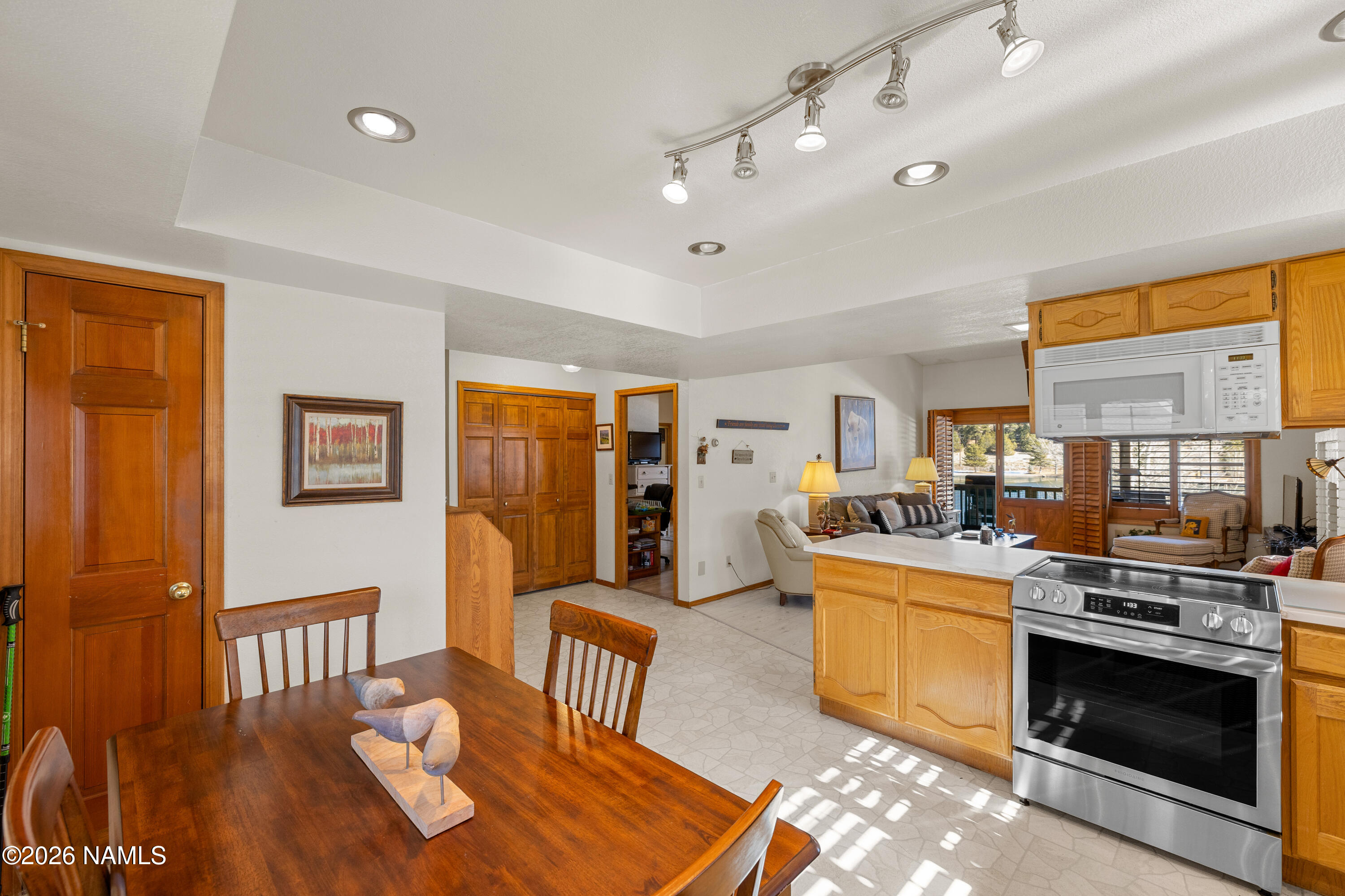 6130 E Laurel Loop