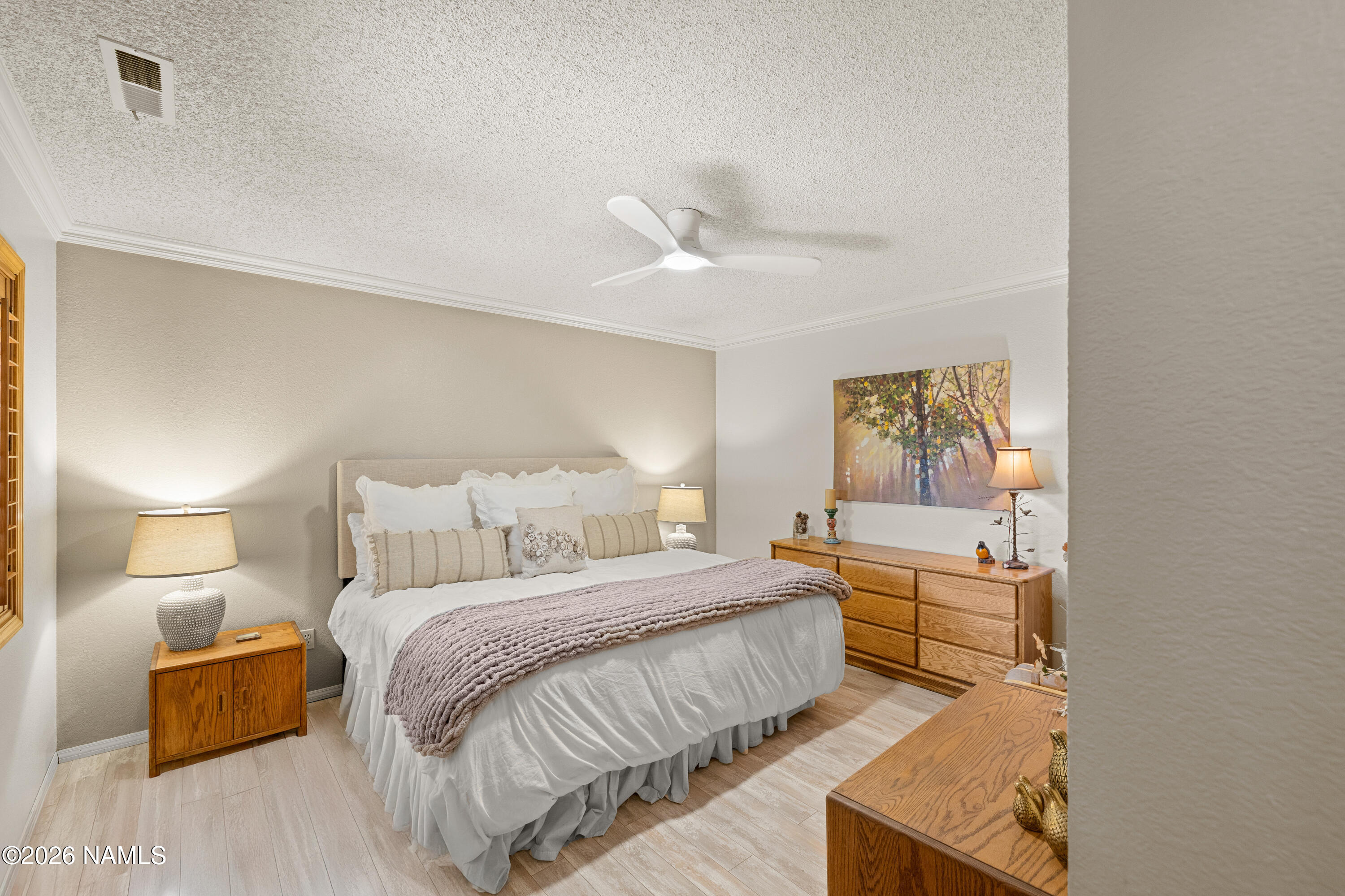 6130 E Laurel Loop