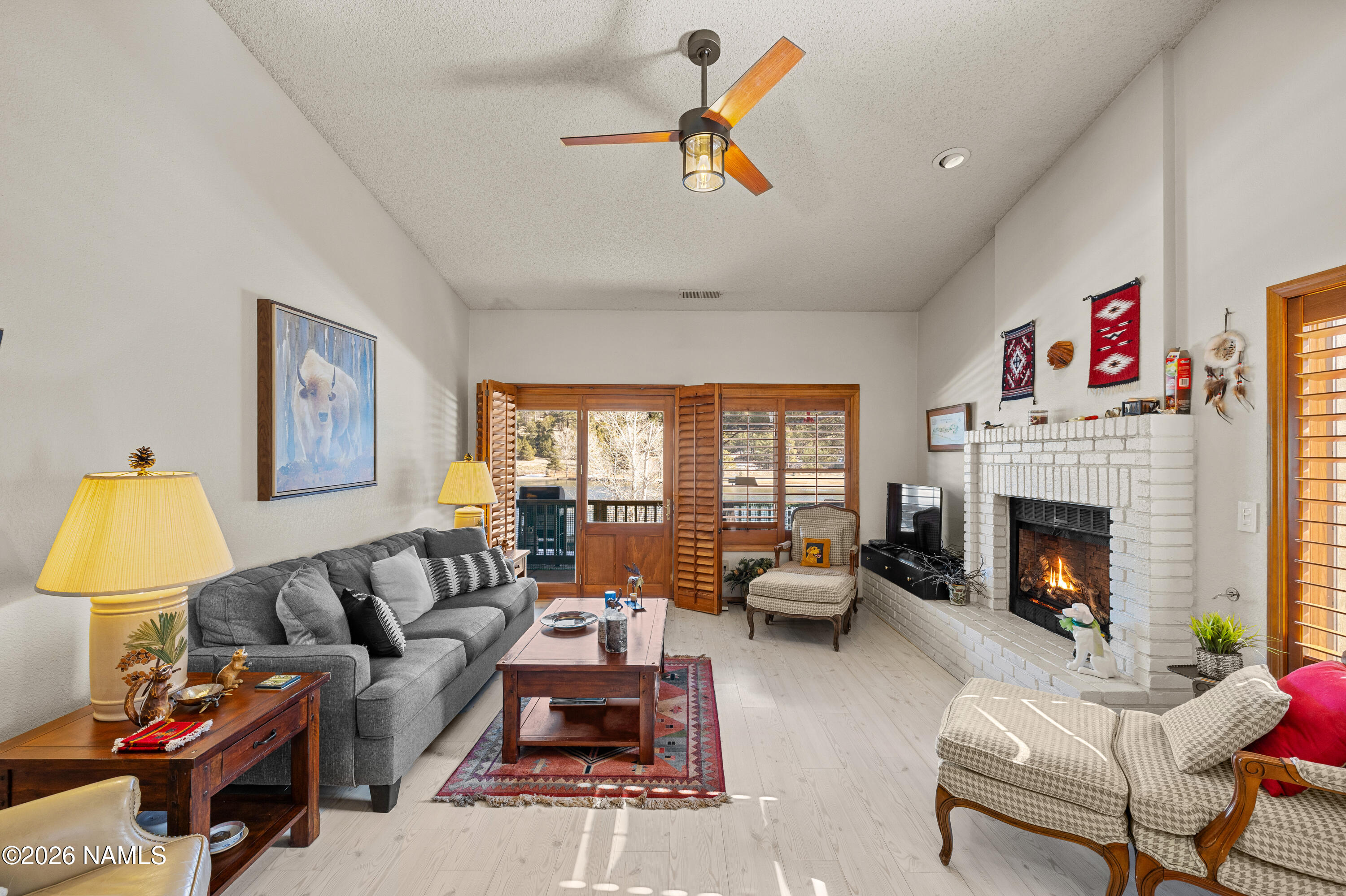 6130 E Laurel Loop