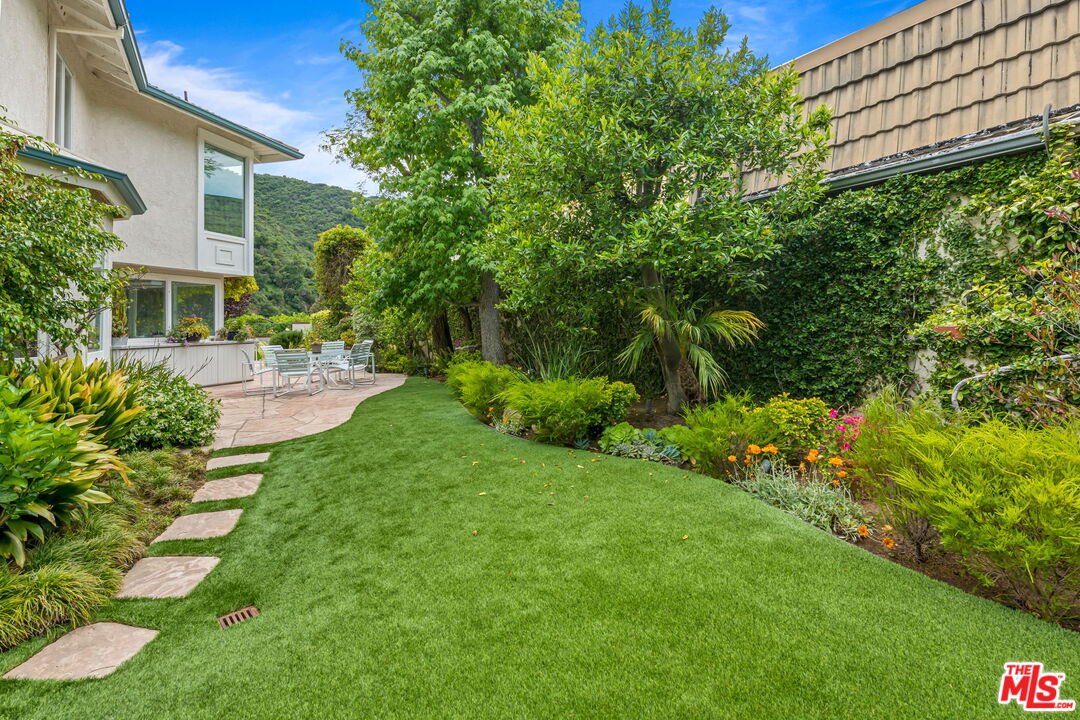 17152 Avenida De Santa Ynez
