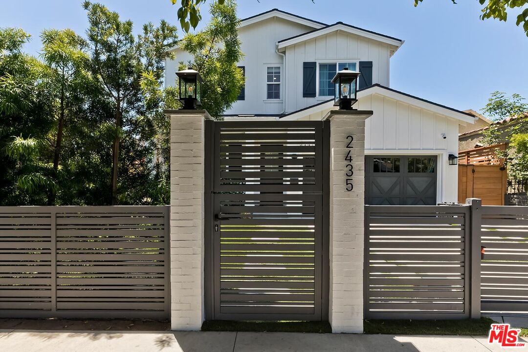 2435 Louella Ave