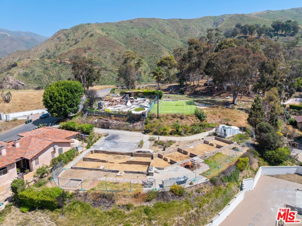 20740 Las Flores Mesa Dr