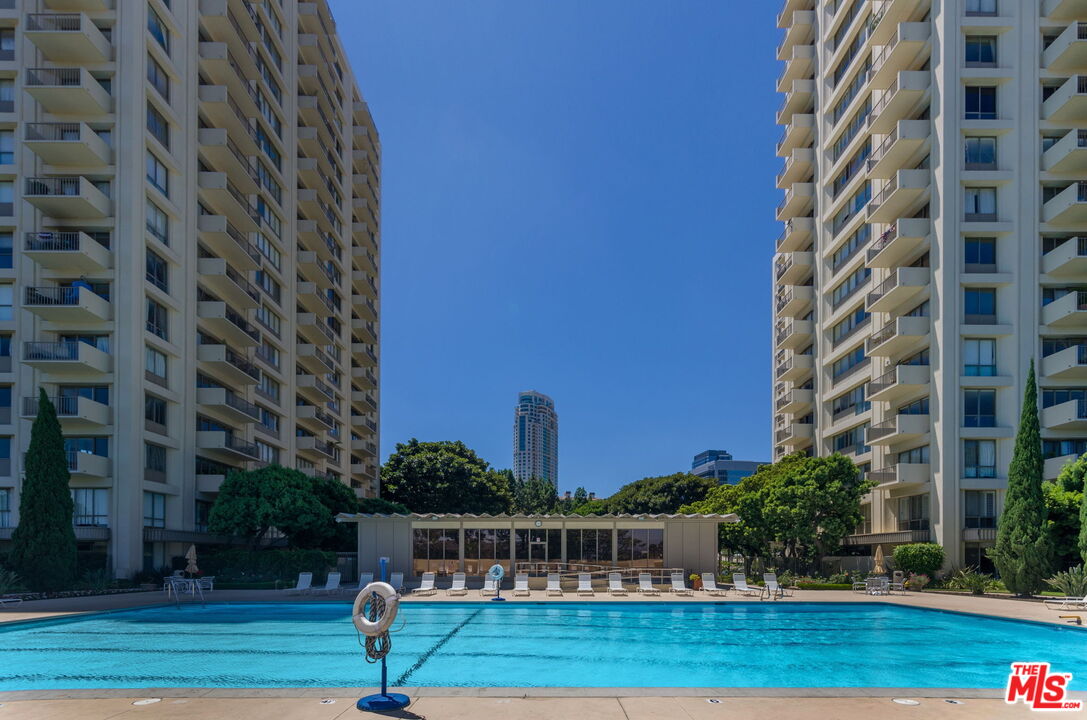 2160 Century Park Unit: 1604