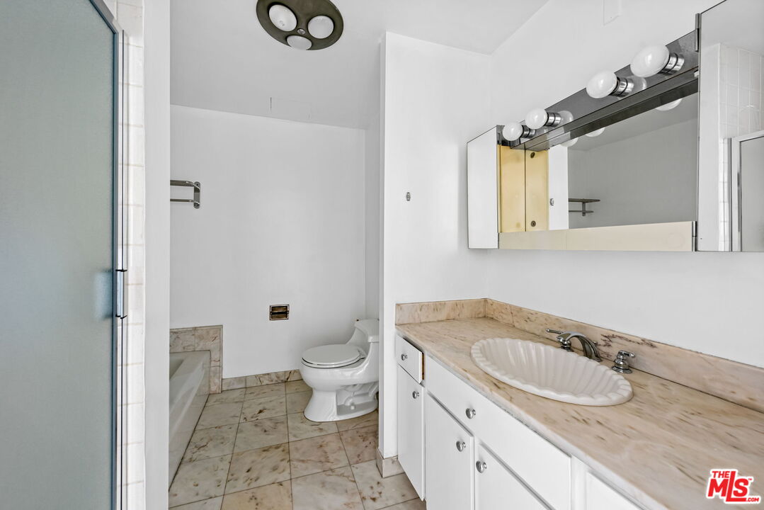 2160 Century Park Unit: 1604