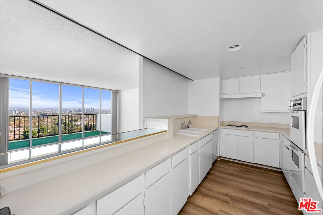 2160 Century Park Unit: 1604