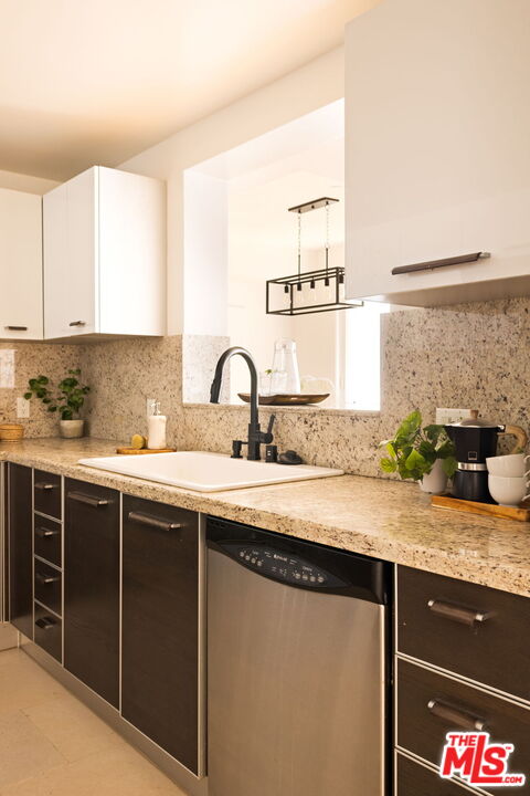 325 Arnaz Dr Unit: 304