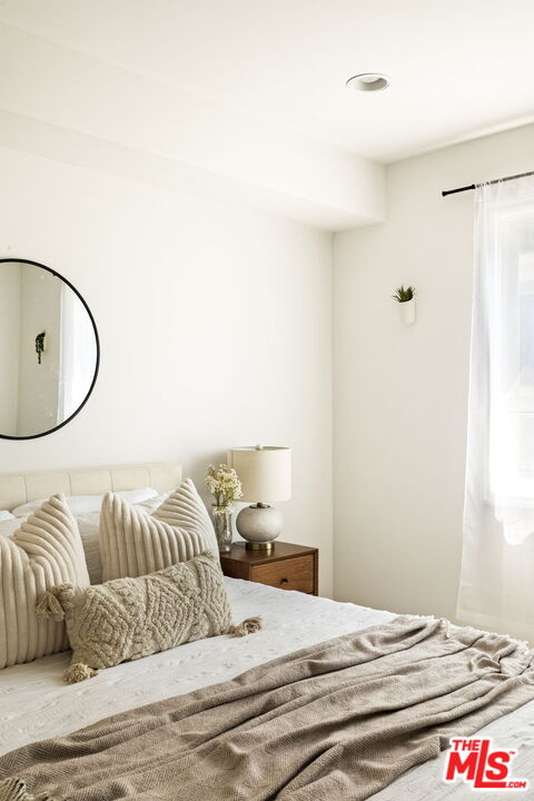 325 Arnaz Dr Unit: 304
