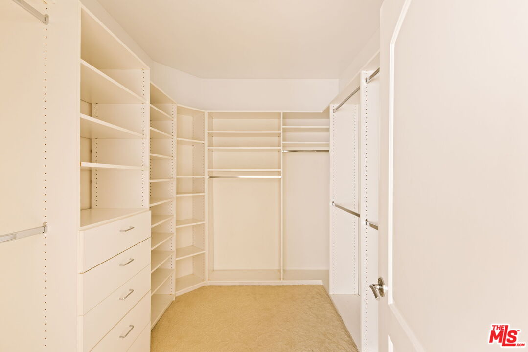 325 Arnaz Dr Unit: 304