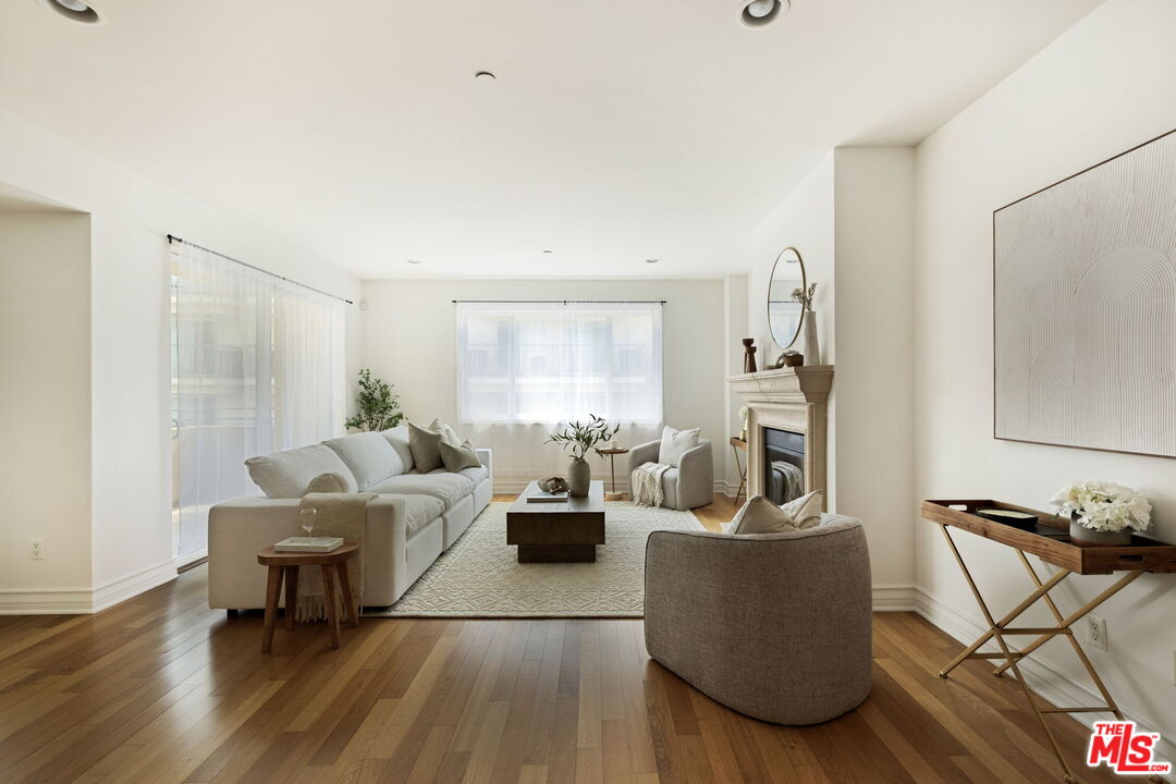 325 Arnaz Dr Unit: 304