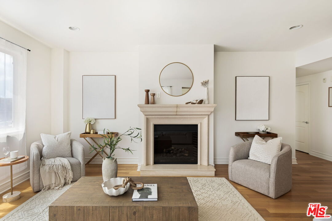 325 Arnaz Dr Unit: 304