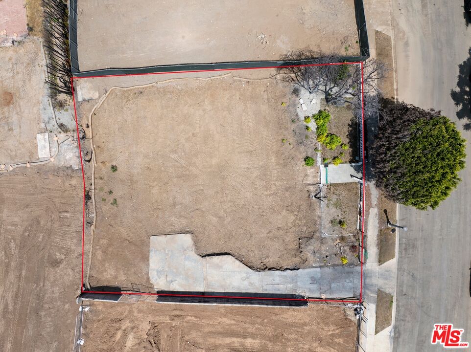 711 Chapala Dr