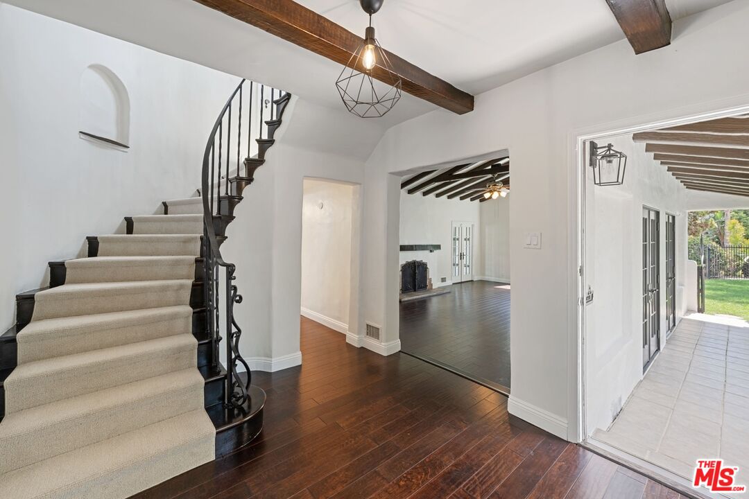 366 S Crescent Heights Blvd