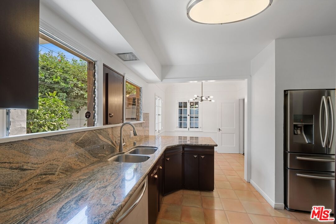 366 S Crescent Heights Blvd