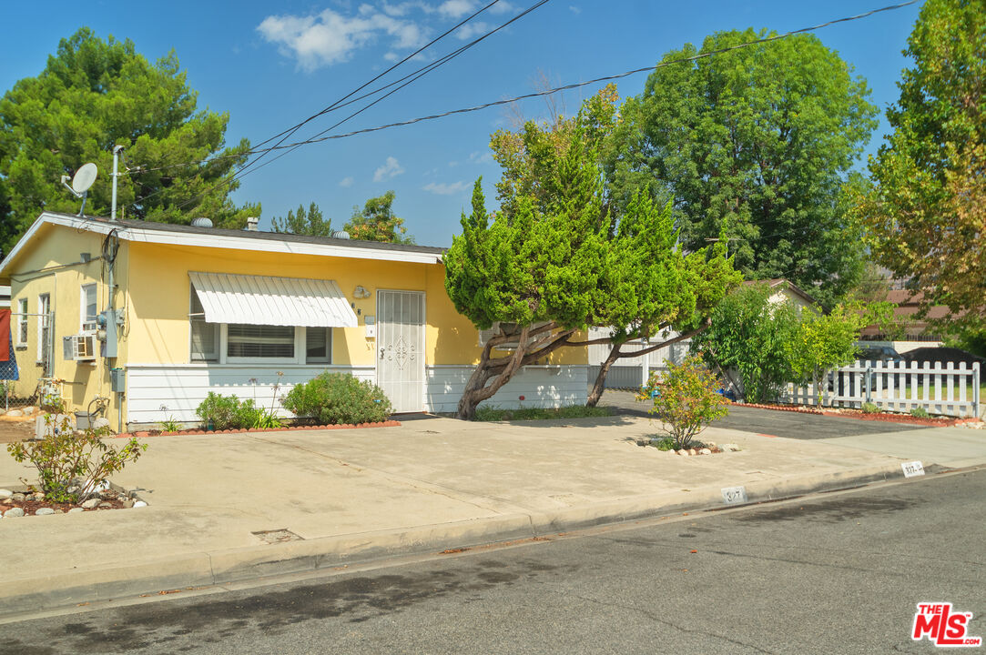 327 S Lincoln Pl Unit: 2