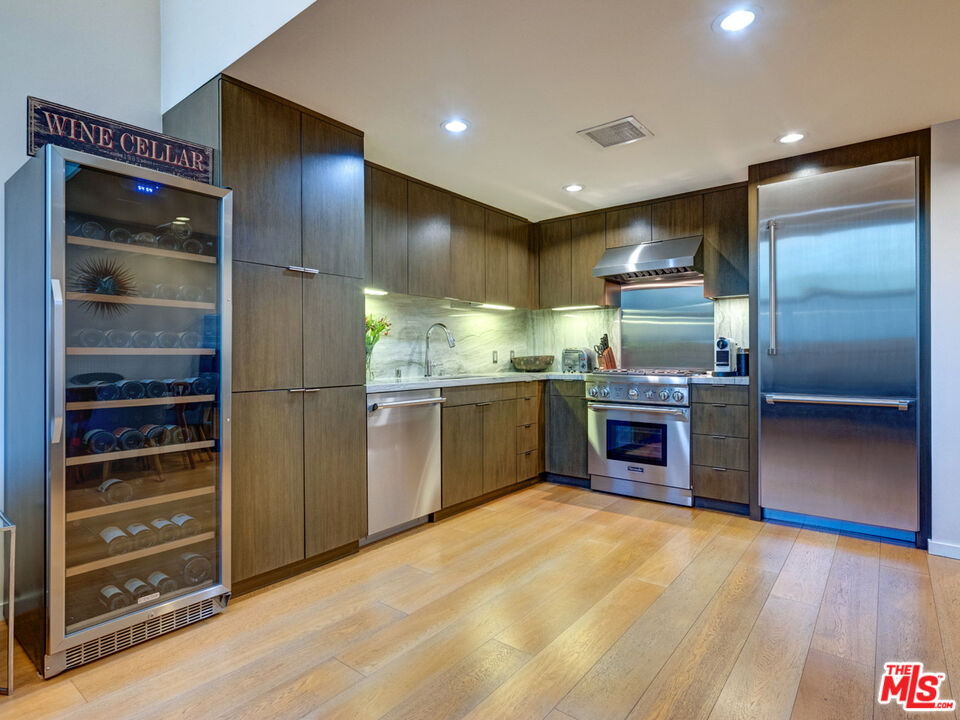 1705 Ocean Ave Unit: 105