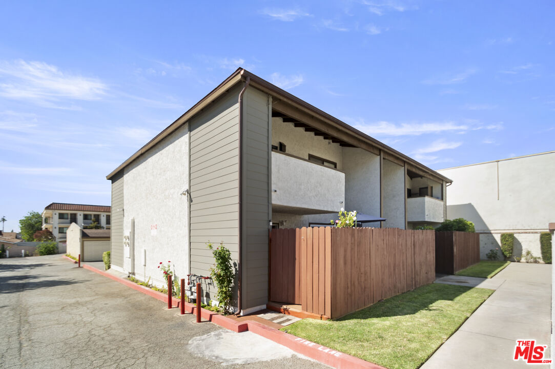 1214 Huntington Dr Unit: 1