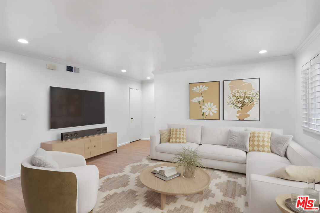 1214 Huntington Dr Unit: 1