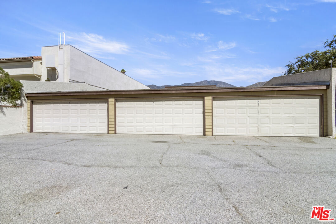 1214 Huntington Dr Unit: 1