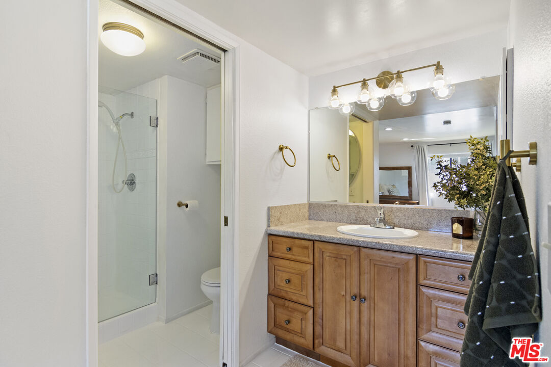 1214 Huntington Dr Unit: 1