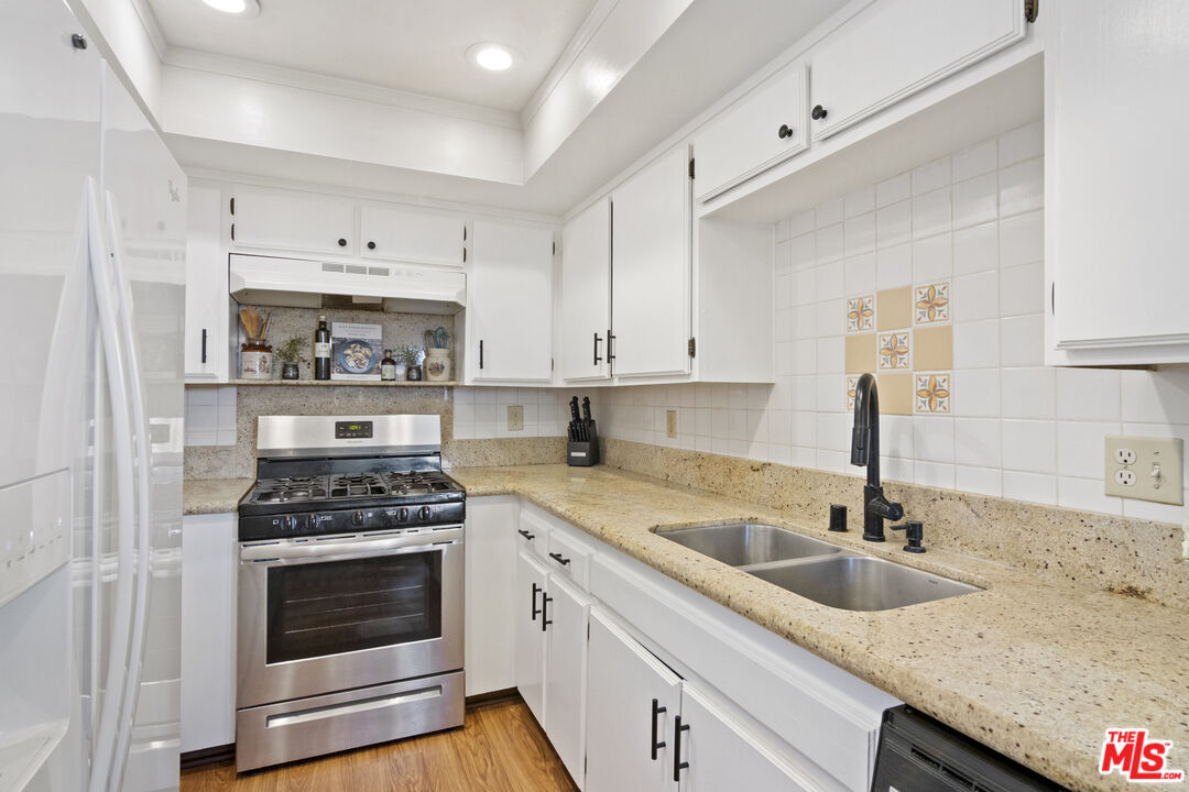 1214 Huntington Dr Unit: 1